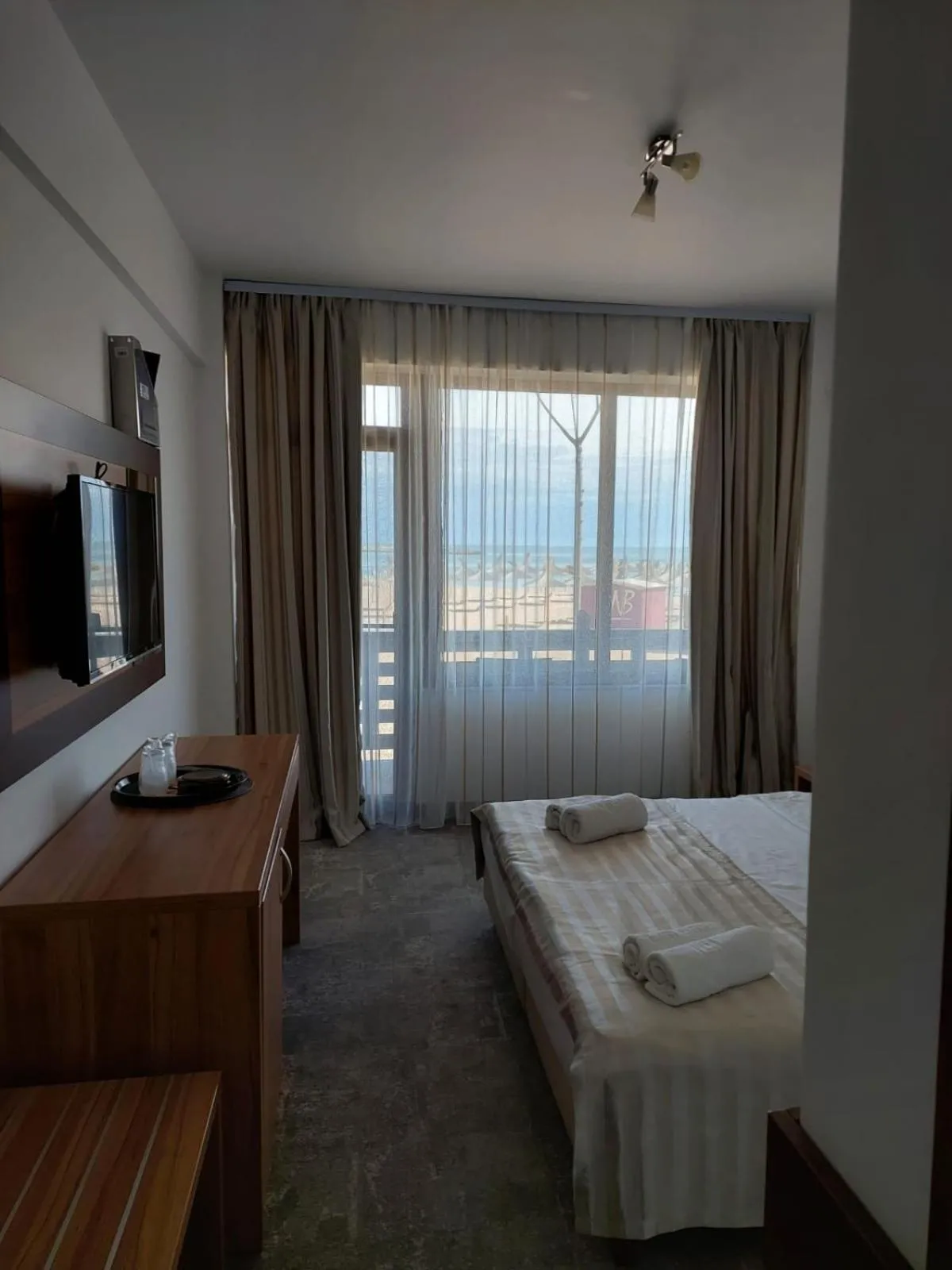 Photo of the whole room, Bed in Hotel Laguna