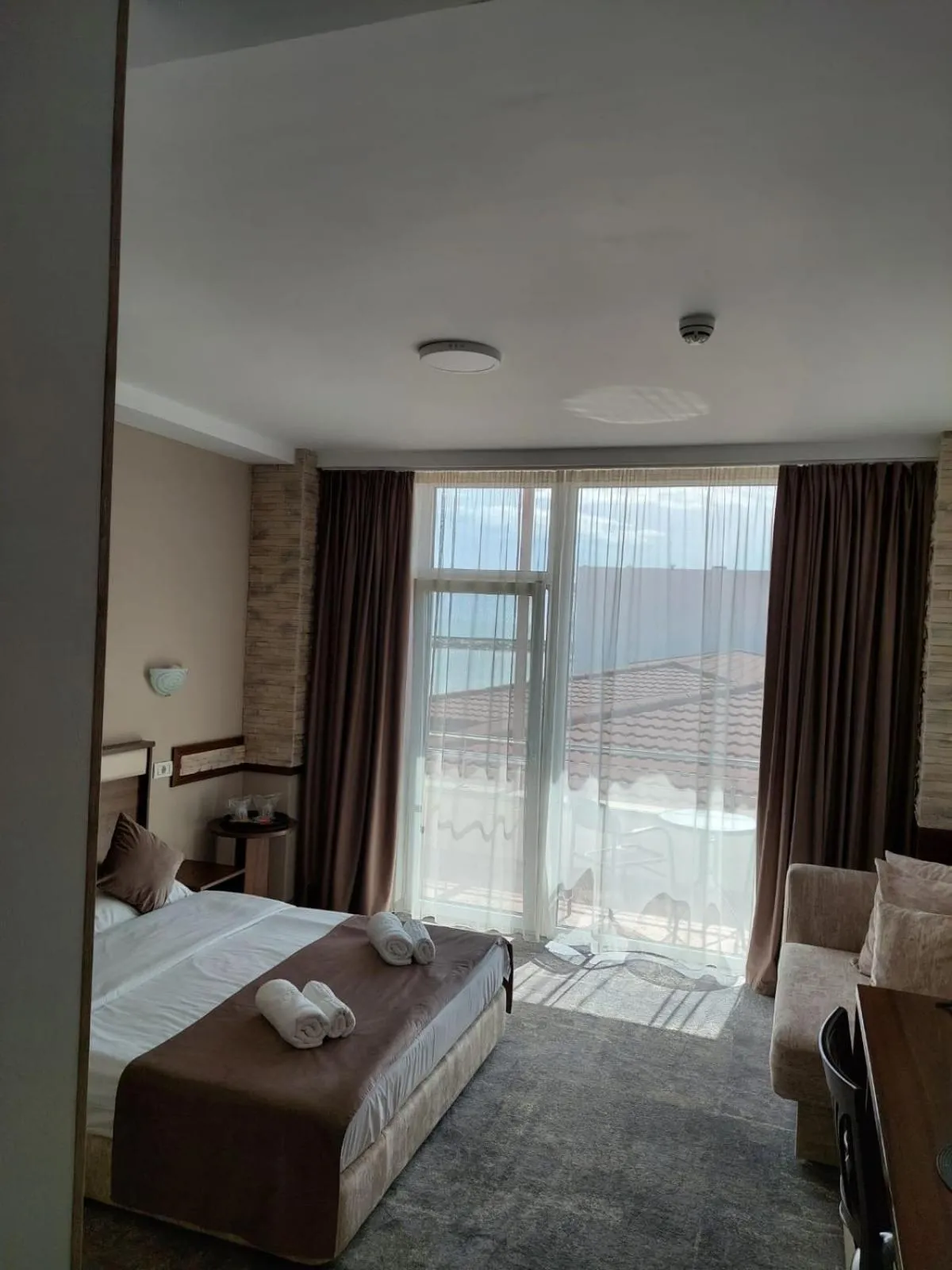Photo of the whole room, Bed in Hotel Laguna
