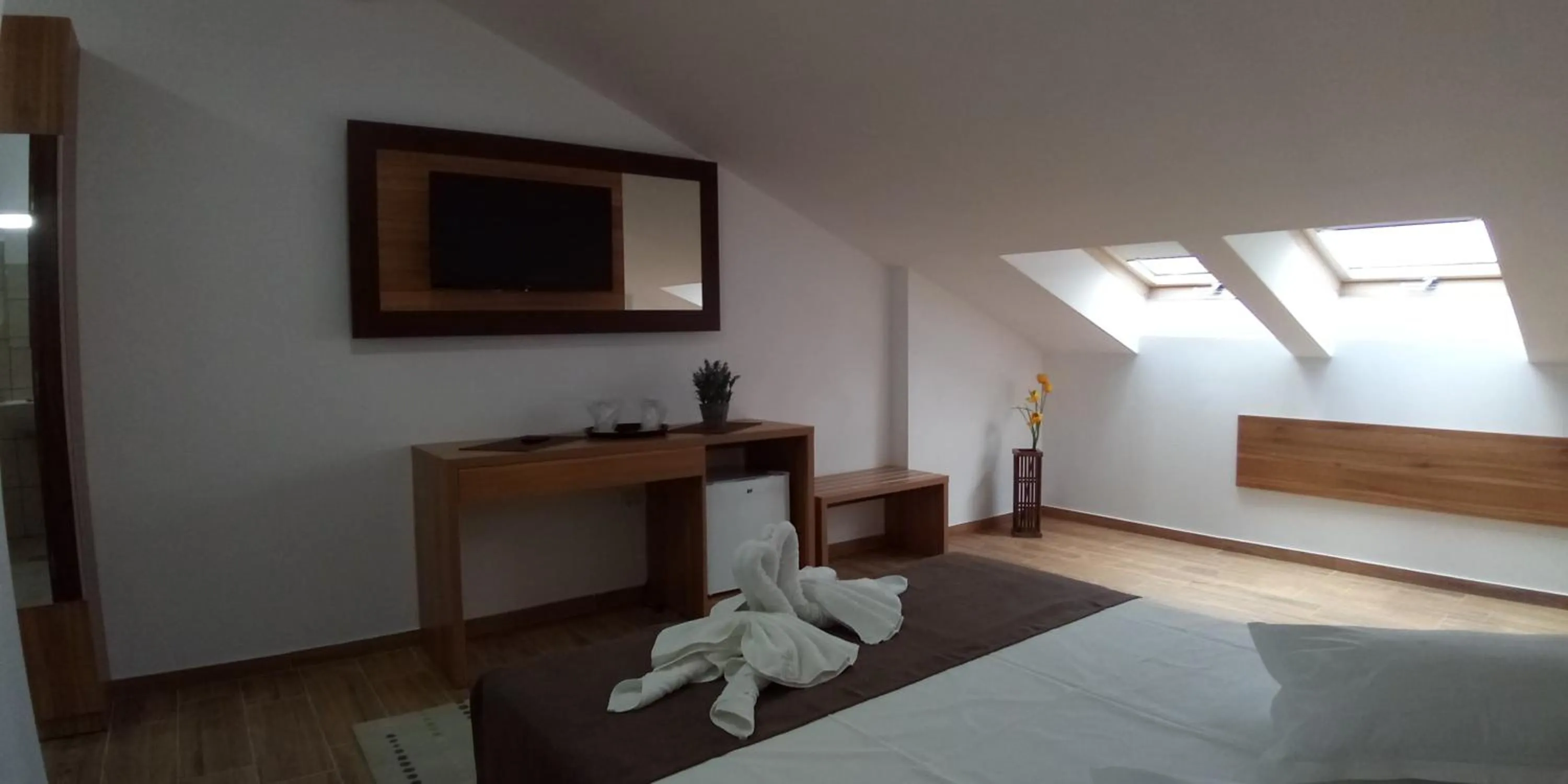 Photo of the whole room, Bed in Hotel Laguna