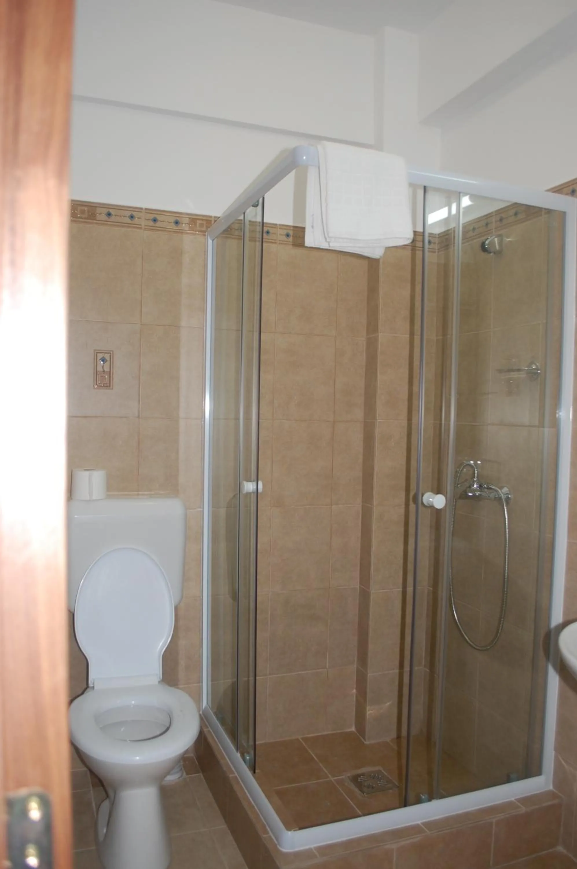 Shower in Hotel Laguna
