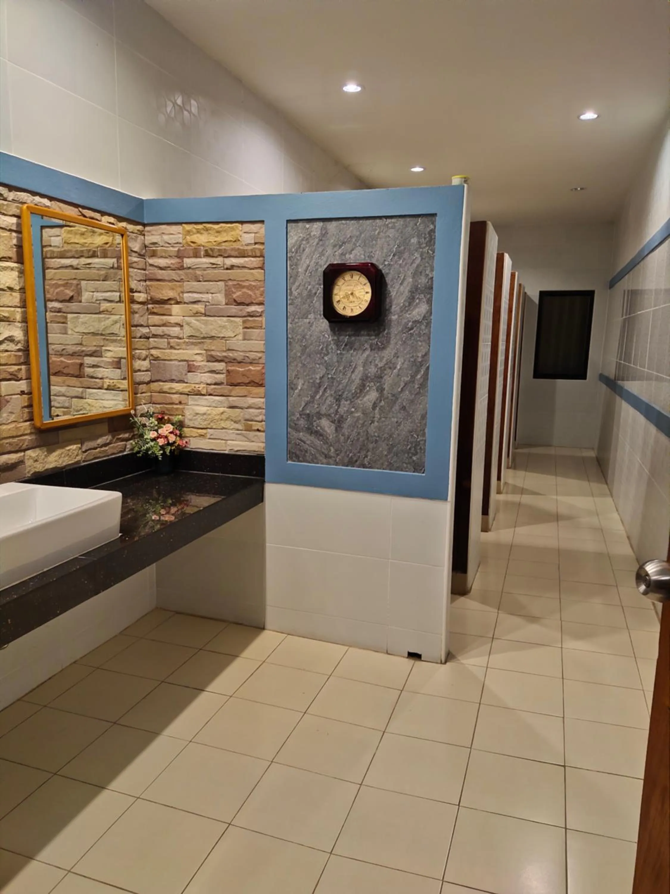 Toilet in Mamaungpaa Hill resort