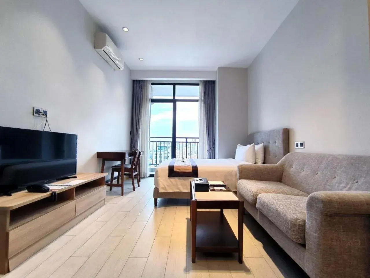 Communal lounge/ TV room in The View Serviced Residence 豪景日式酒店公寓 Communal lounge/ TV room in The View Serviced Residence 豪景日式酒店公寓
