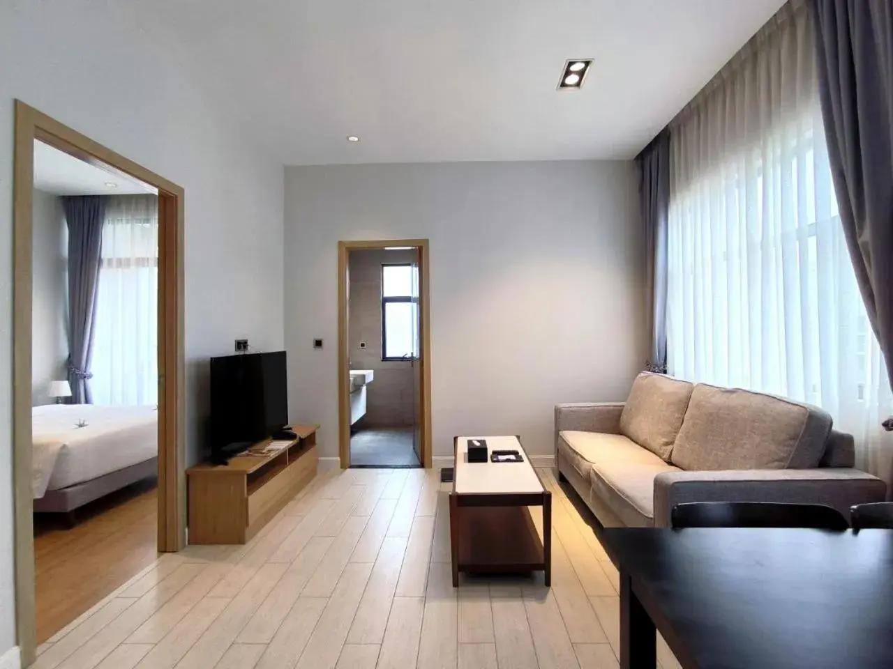 Communal lounge/ TV room, Bed in The View Serviced Residence 豪景日式酒店公寓 Communal lounge/ TV room, Bed in The View Serviced Residence 豪景日式酒店公寓