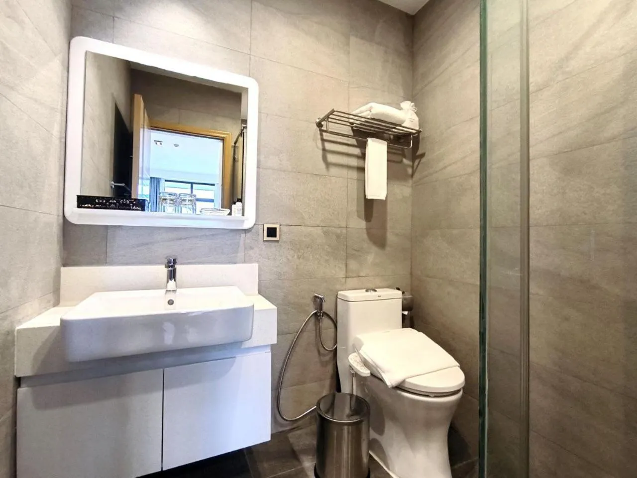 Toilet in The View Serviced Residence 豪景日式酒店公寓