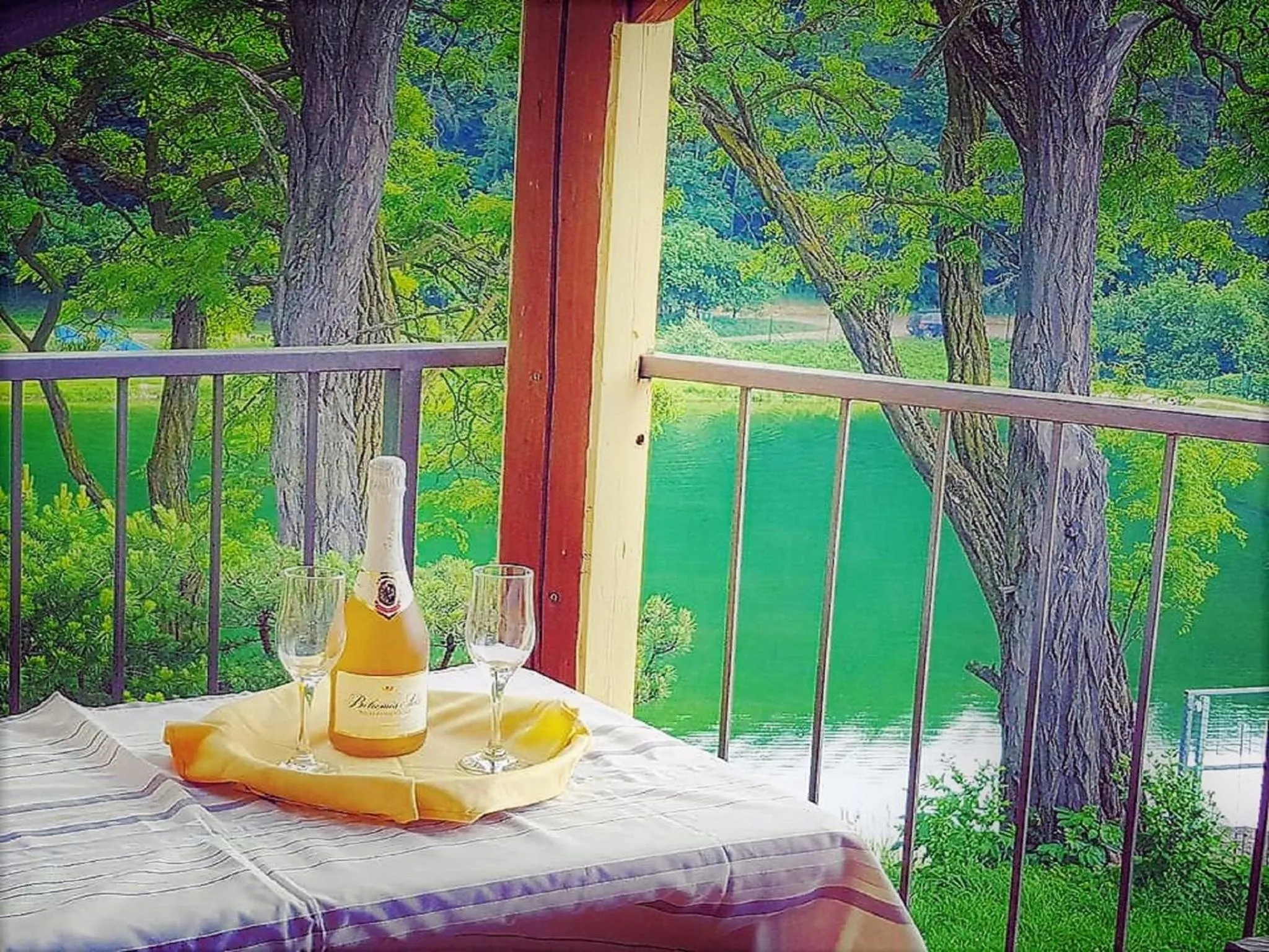 Restaurant/places to eat in Hotel Admiral