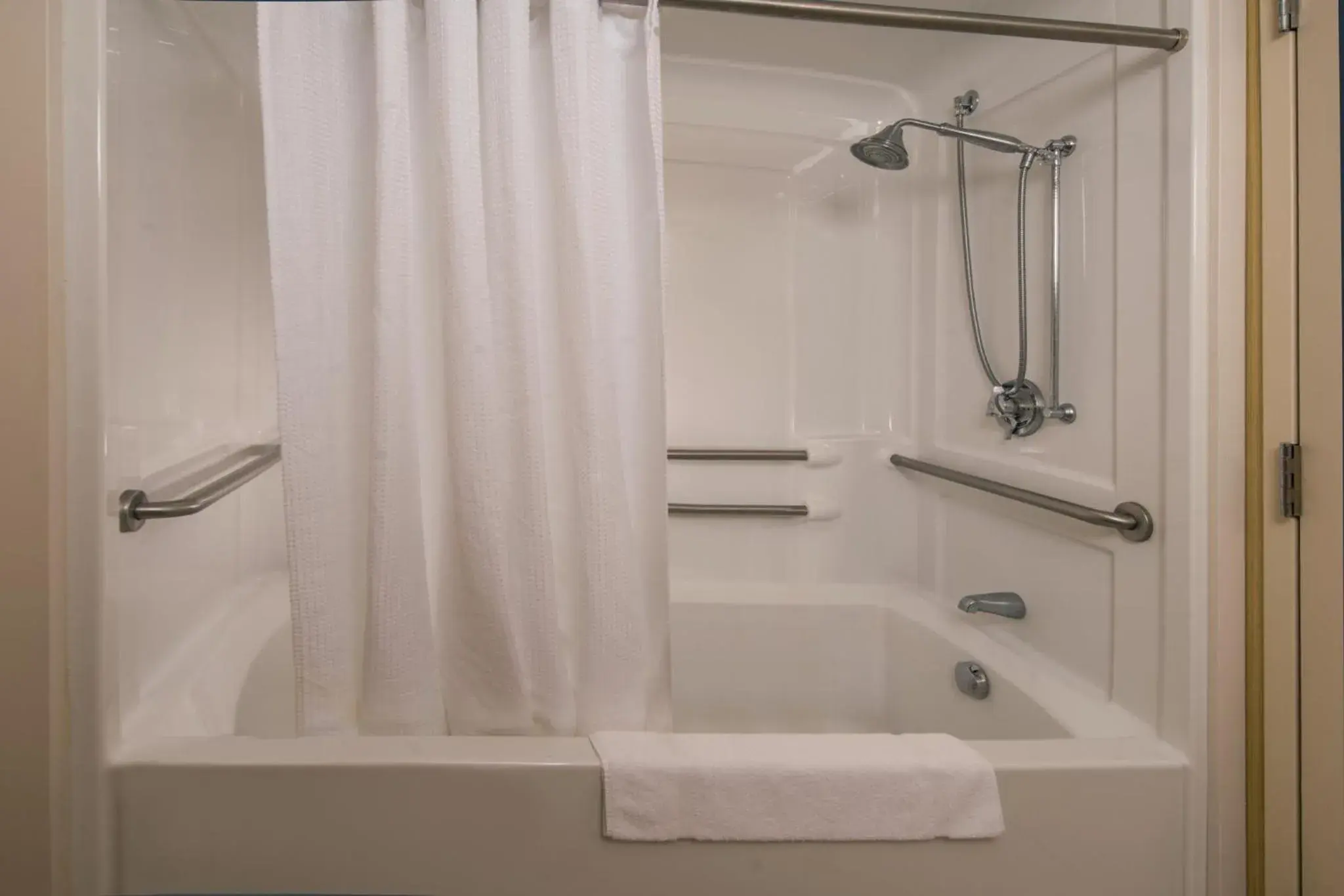 Holiday Inn Express State College at Williamsburg Square by IHG Holiday Inn Express State College at Williamsburg Square by IHG