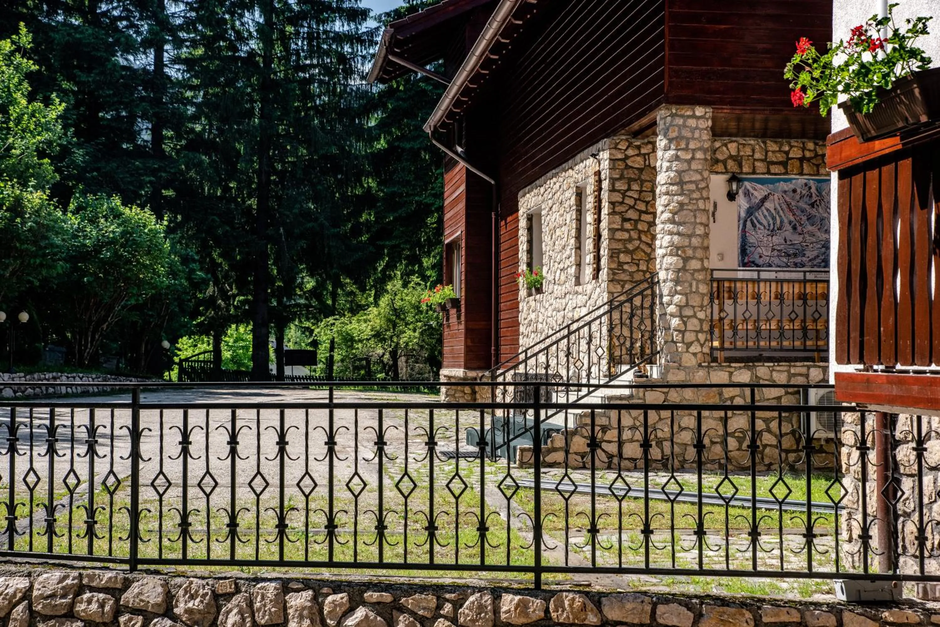 Property building in Vila Zorile