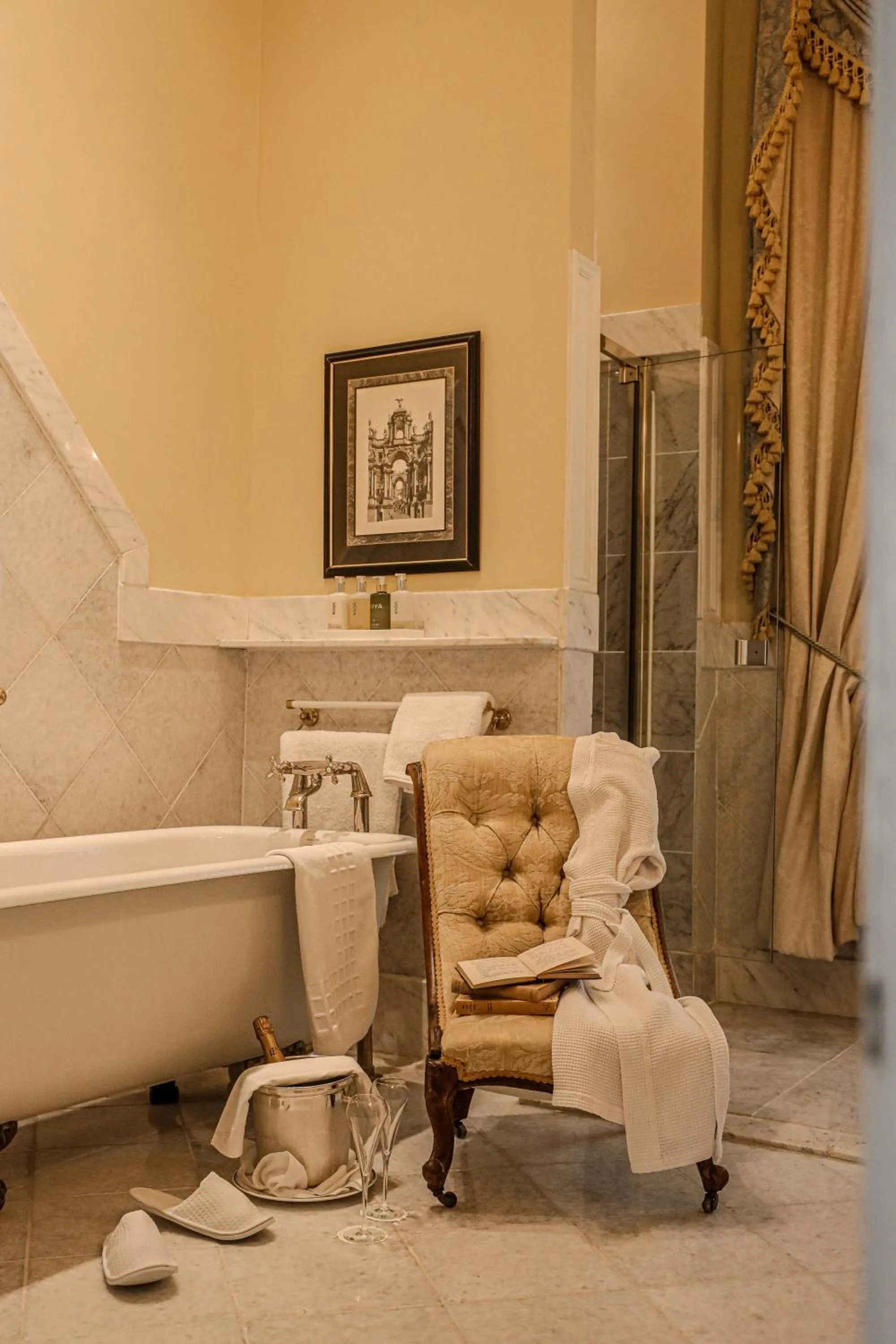 Bathroom in Marlfield House Hotel Relais et Chateaux
