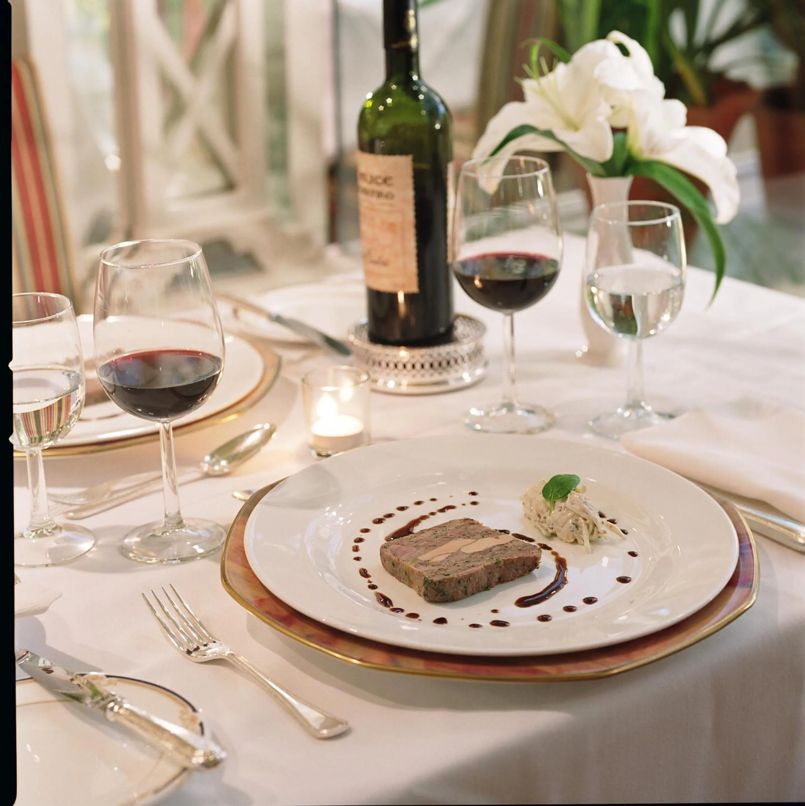 Food and drinks in Marlfield House Hotel Relais et Chateaux