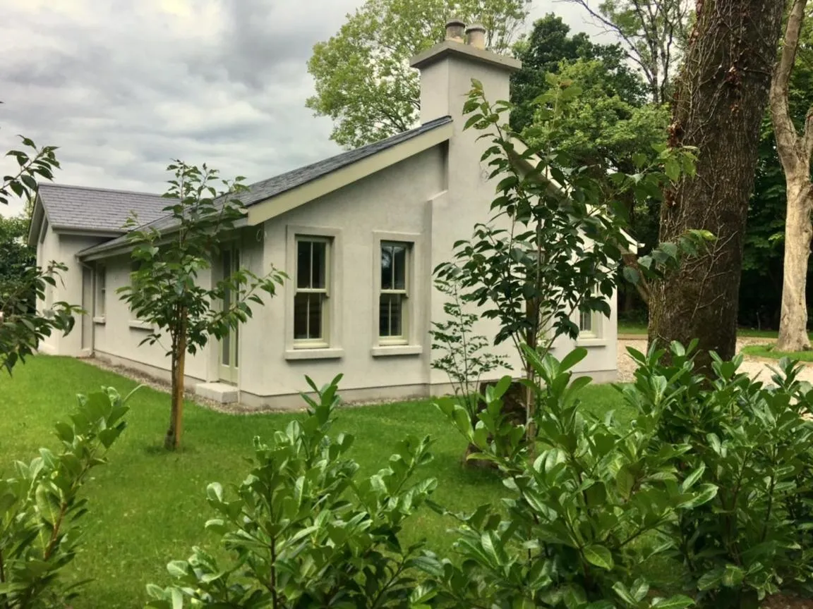 Property building in Marlfield House Hotel Relais et Chateaux