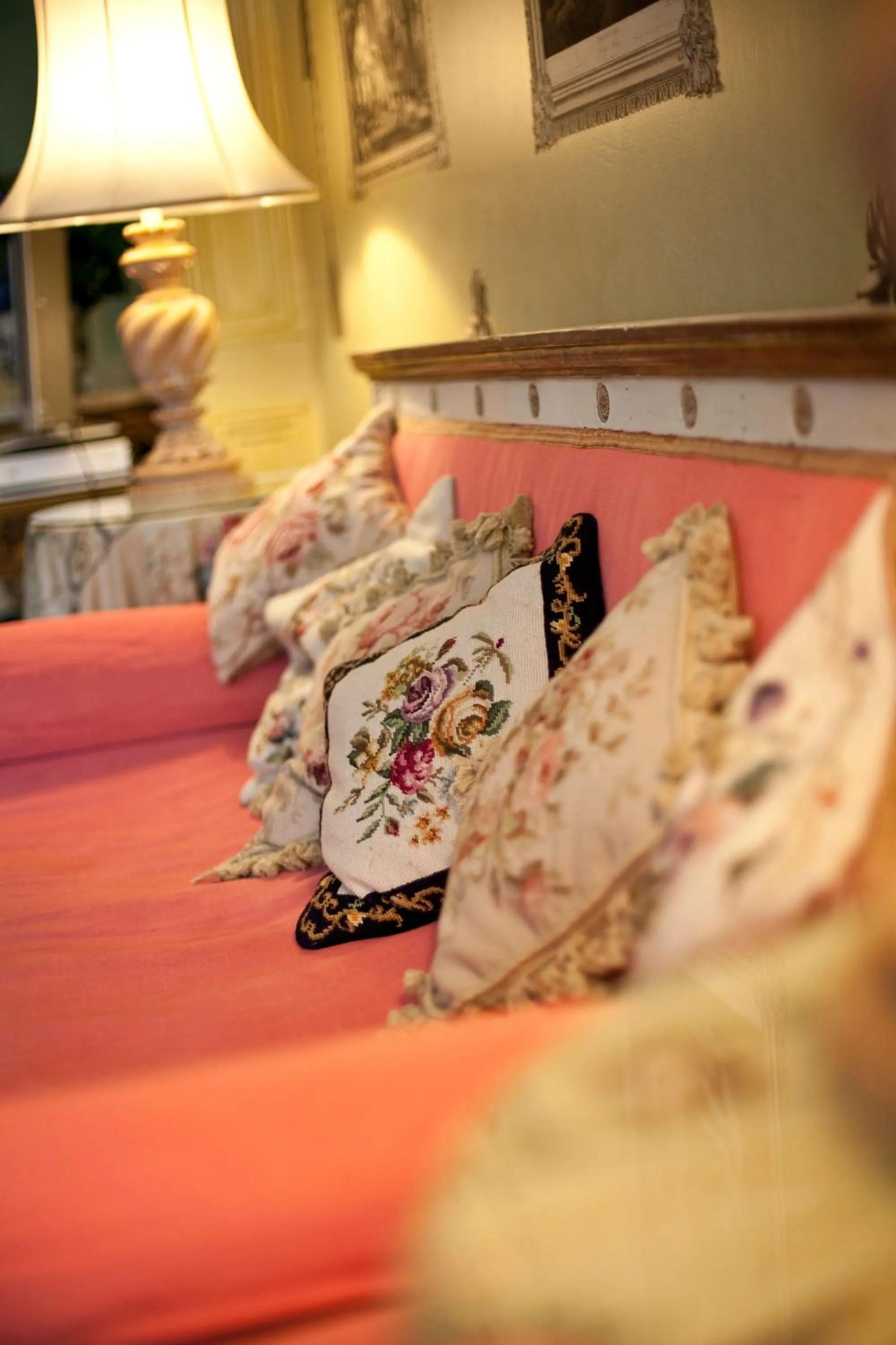 Seating area in Marlfield House Hotel Relais et Chateaux
