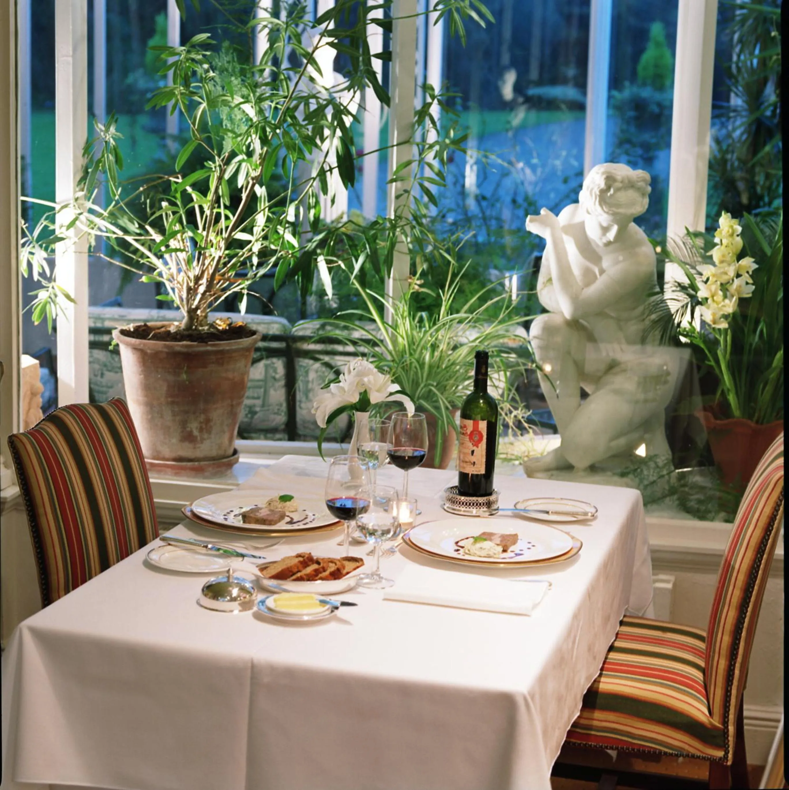 Restaurant/places to eat in Marlfield House Hotel Relais et Chateaux
