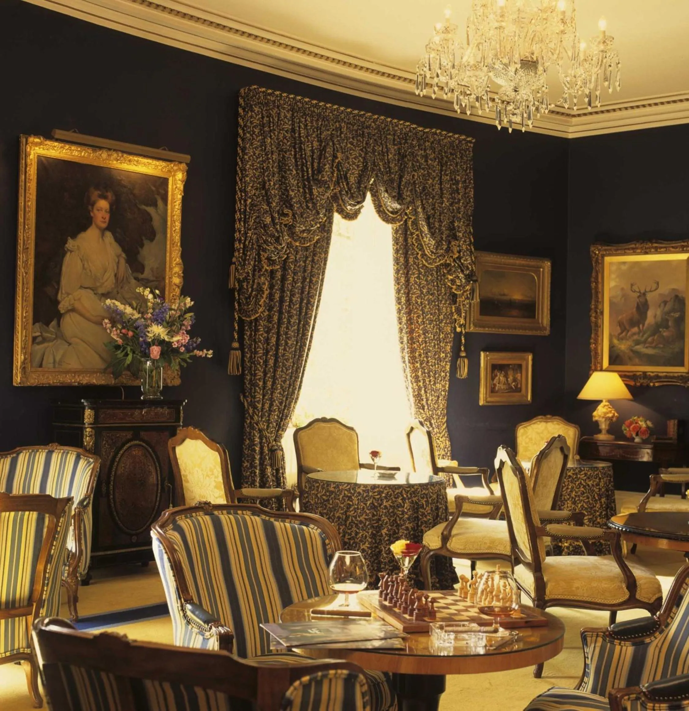 Lounge or bar in Marlfield House Hotel Relais et Chateaux