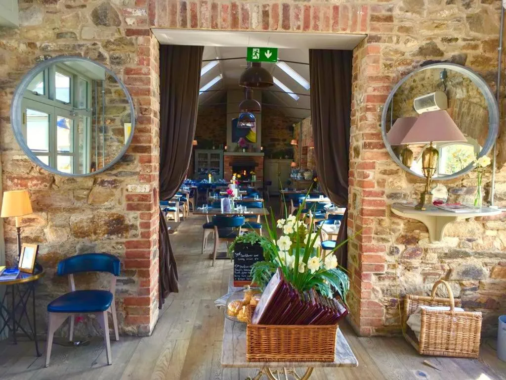 Restaurant/places to eat in Marlfield House Hotel Relais et Chateaux