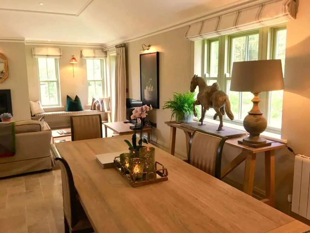 Dining area in Marlfield House Hotel Relais et Chateaux