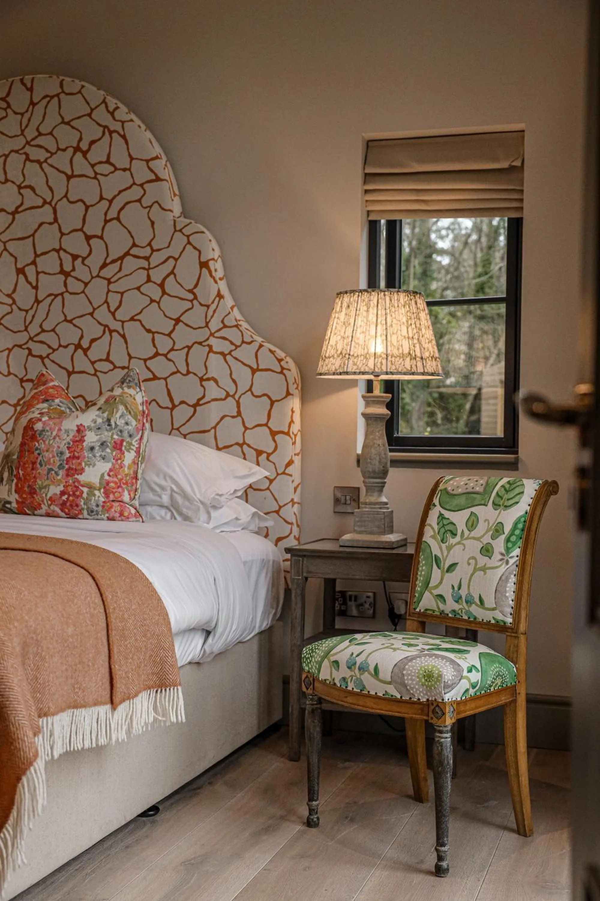 Bed in Marlfield House Hotel Relais et Chateaux