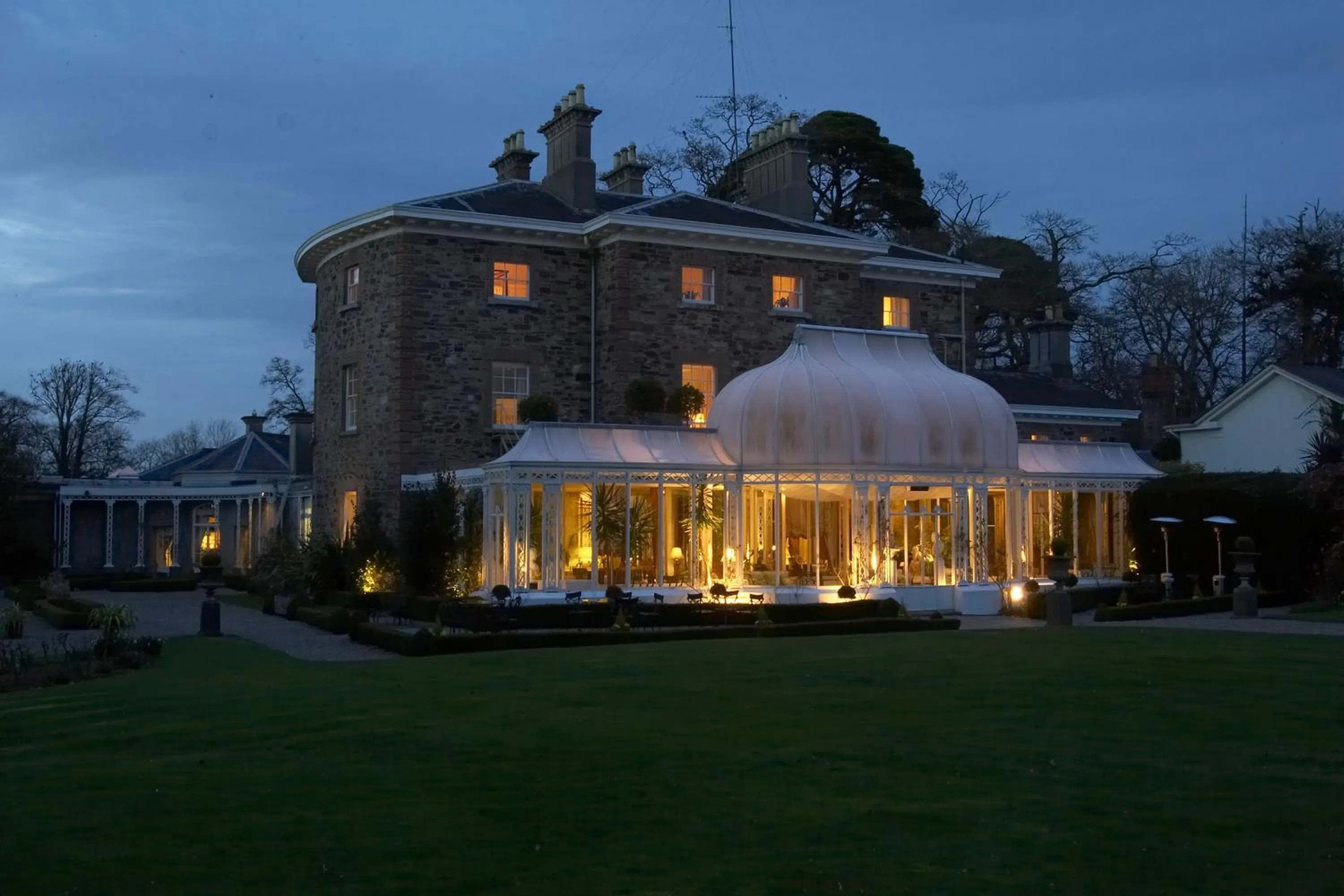 Property building in Marlfield House Hotel Relais et Chateaux