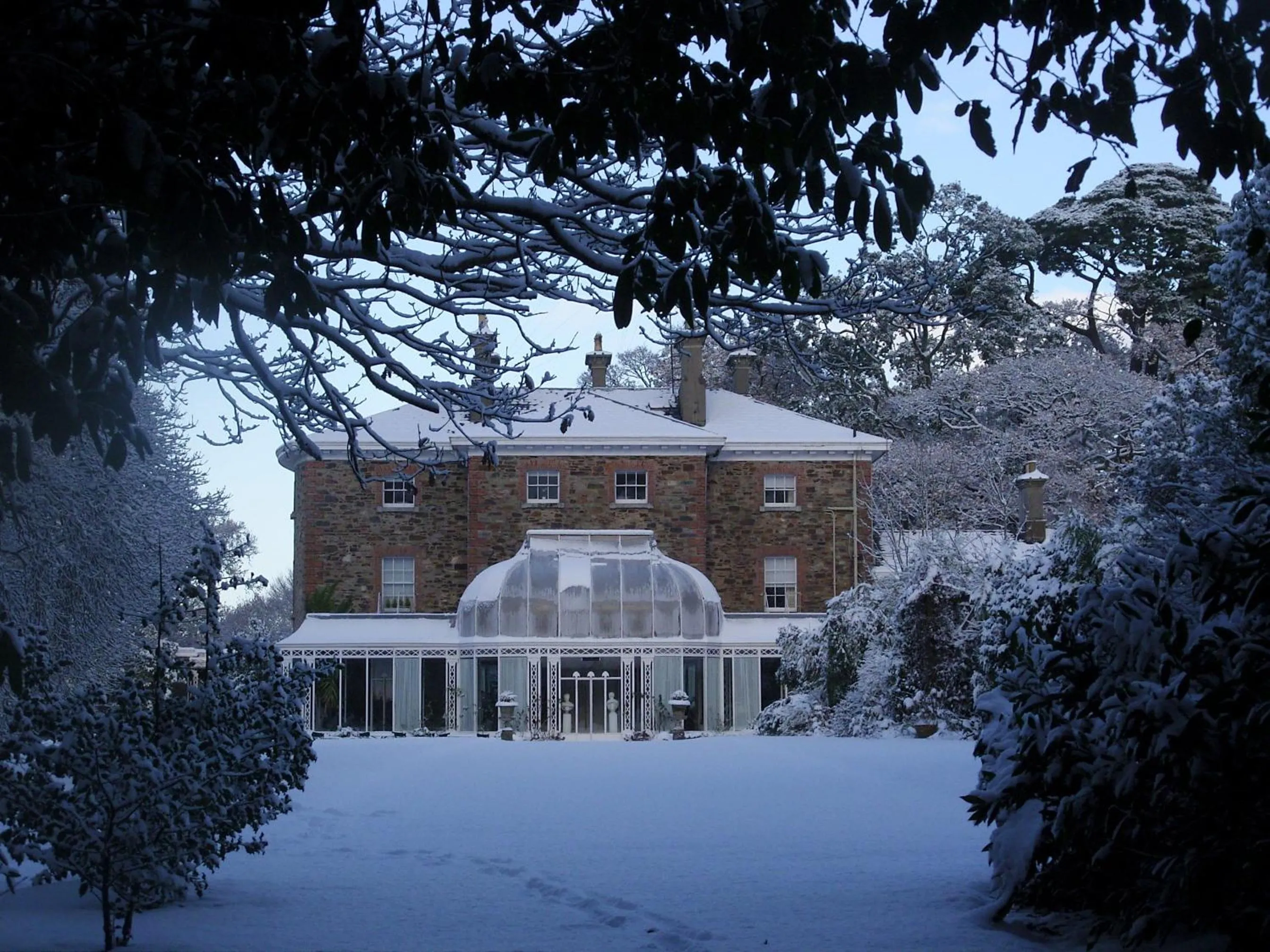 Facade/entrance in Marlfield House Hotel Relais et Chateaux
