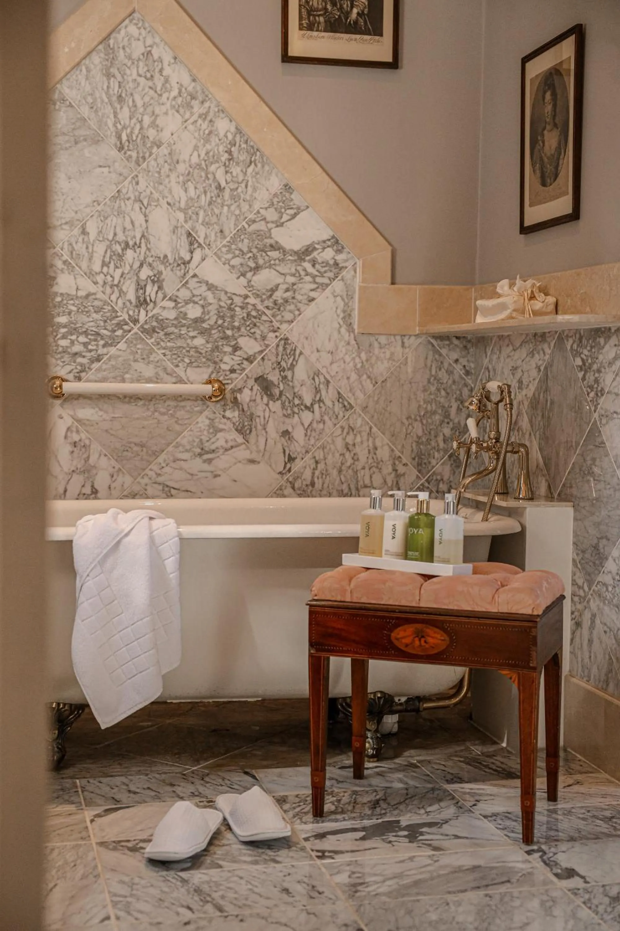 Bathroom in Marlfield House Hotel Relais et Chateaux