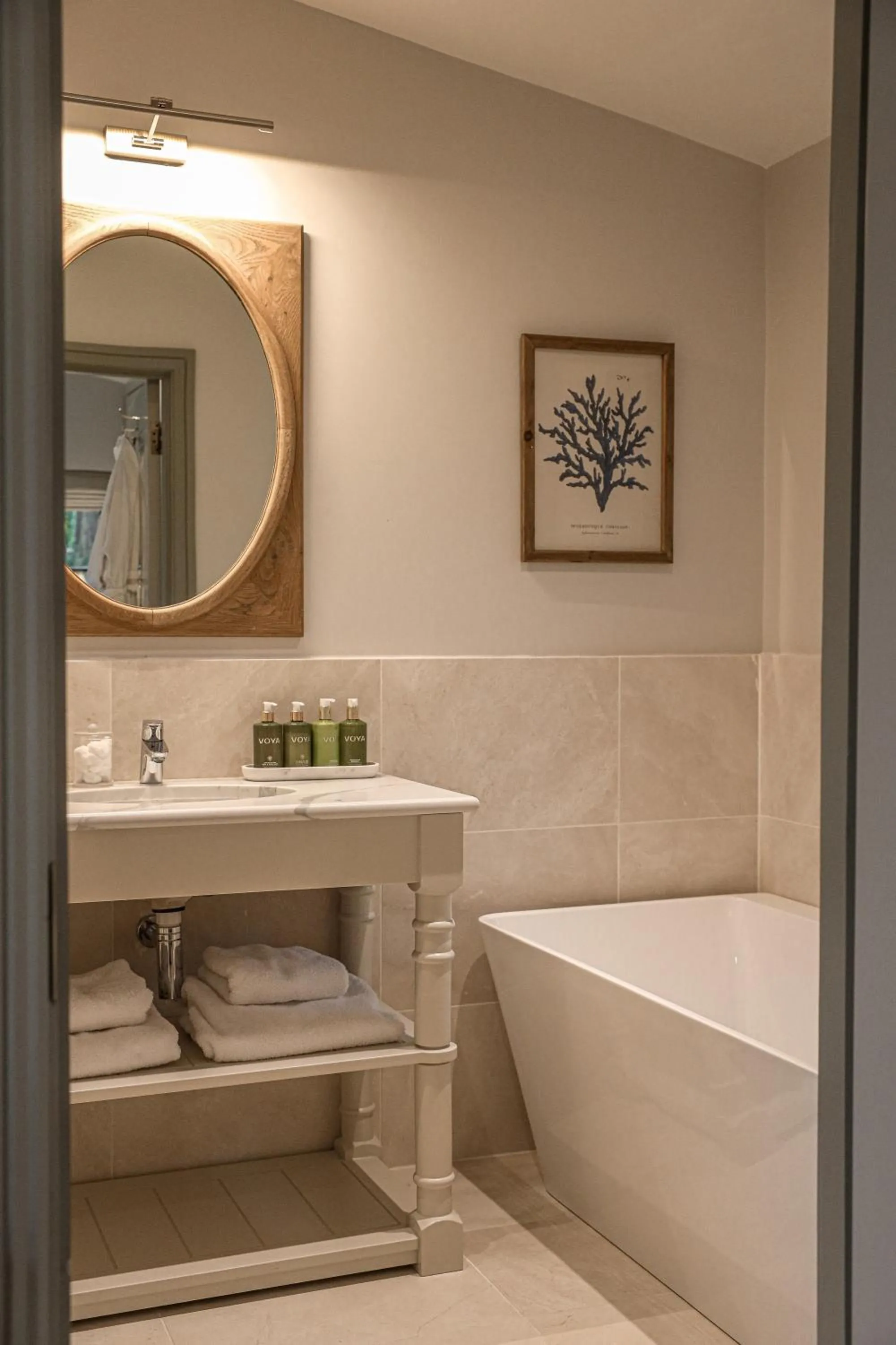 Bath in Marlfield House Hotel Relais et Chateaux