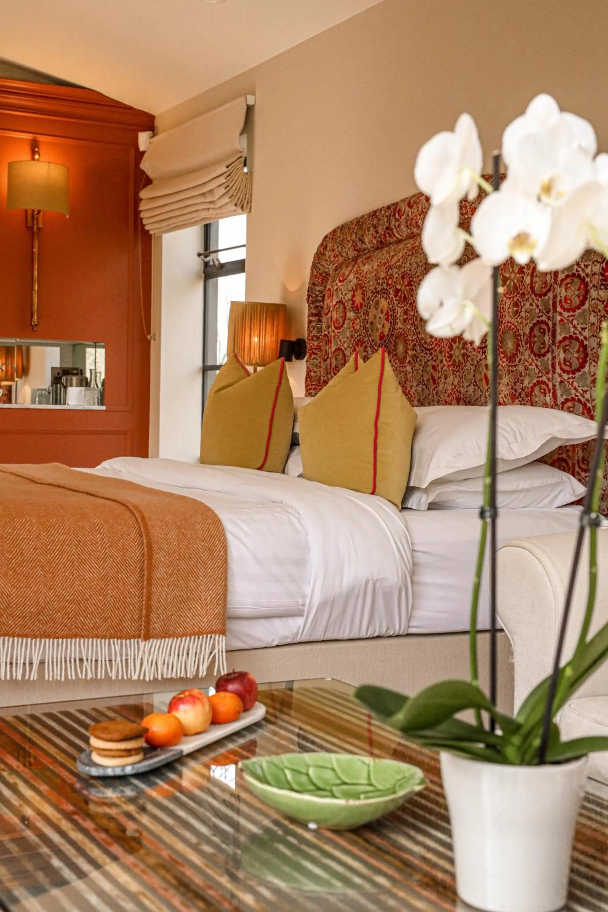 Bed in Marlfield House Hotel Relais et Chateaux