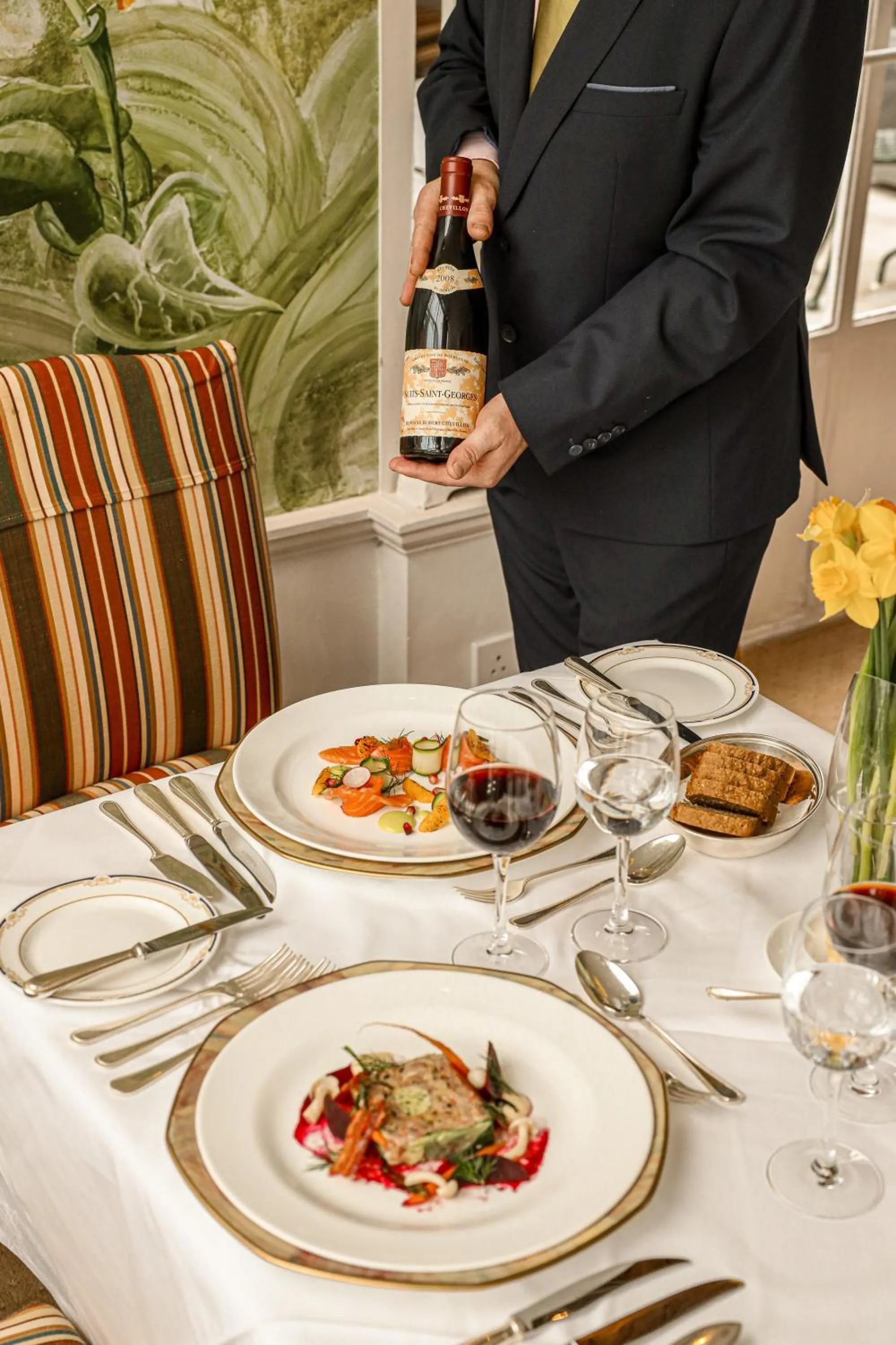 Restaurant/places to eat in Marlfield House Hotel Relais et Chateaux