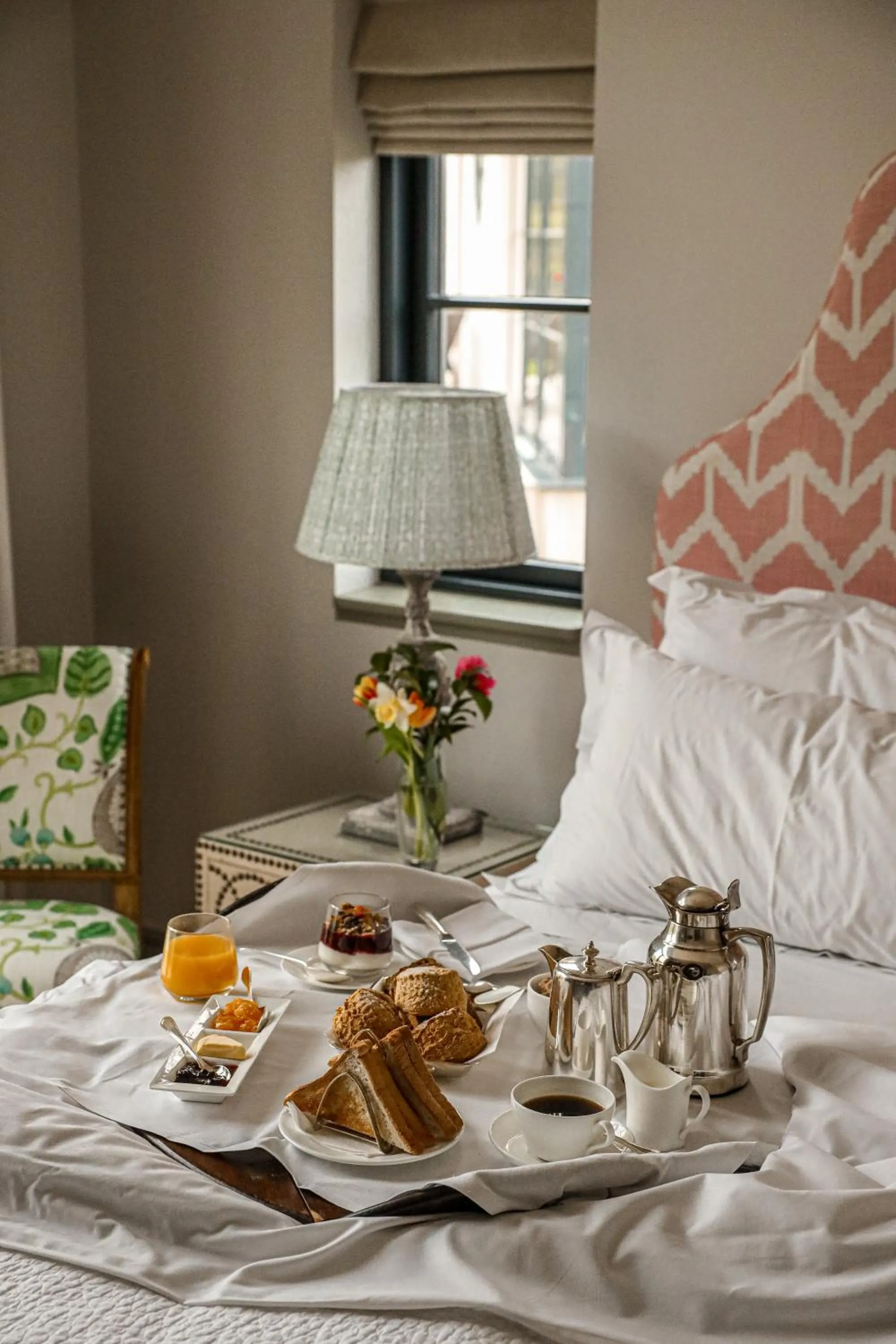 Continental breakfast, Bed in Marlfield House Hotel Relais et Chateaux