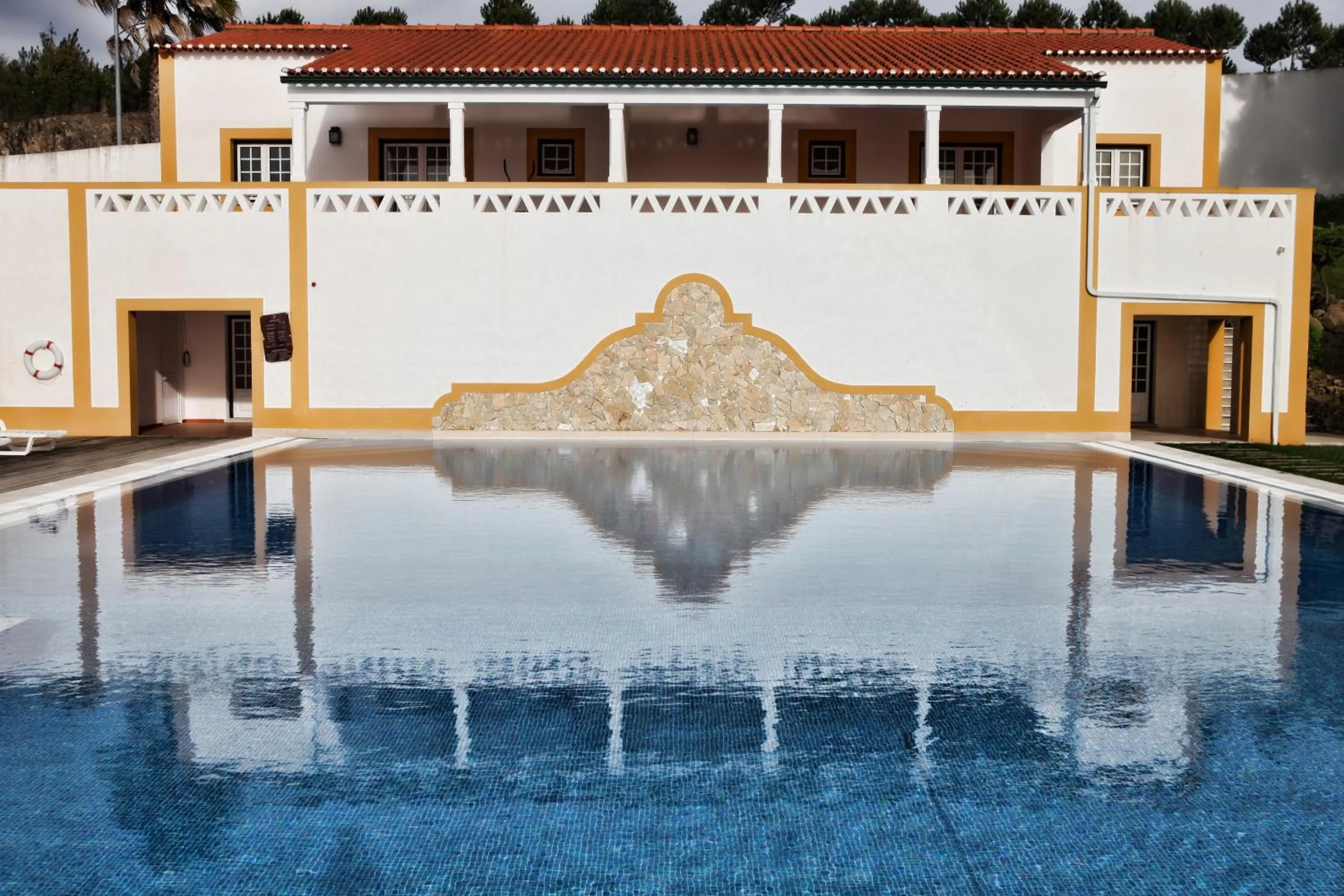 Swimming pool in Hotel Segredos De Vale Manso