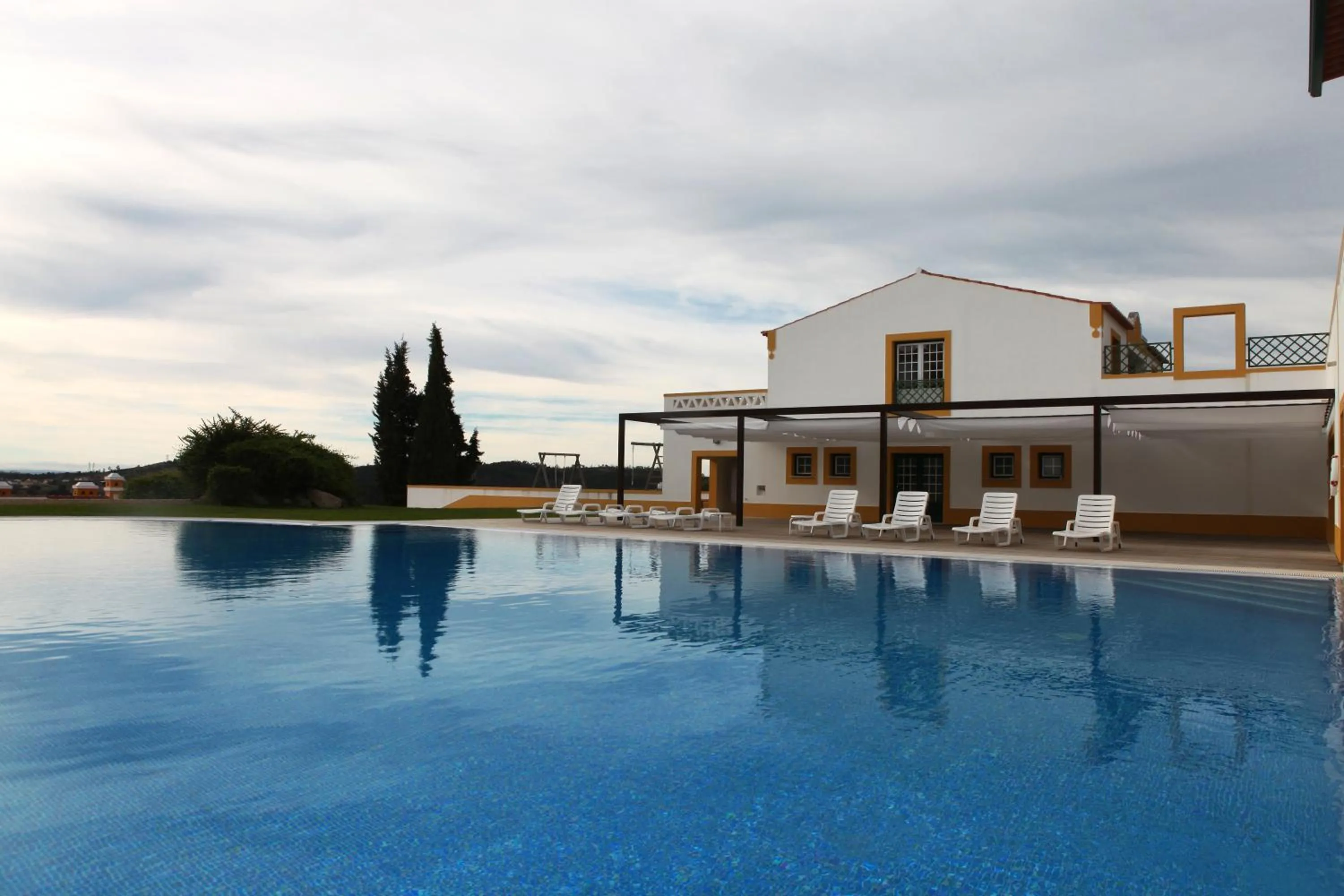 Swimming pool in Hotel Segredos De Vale Manso