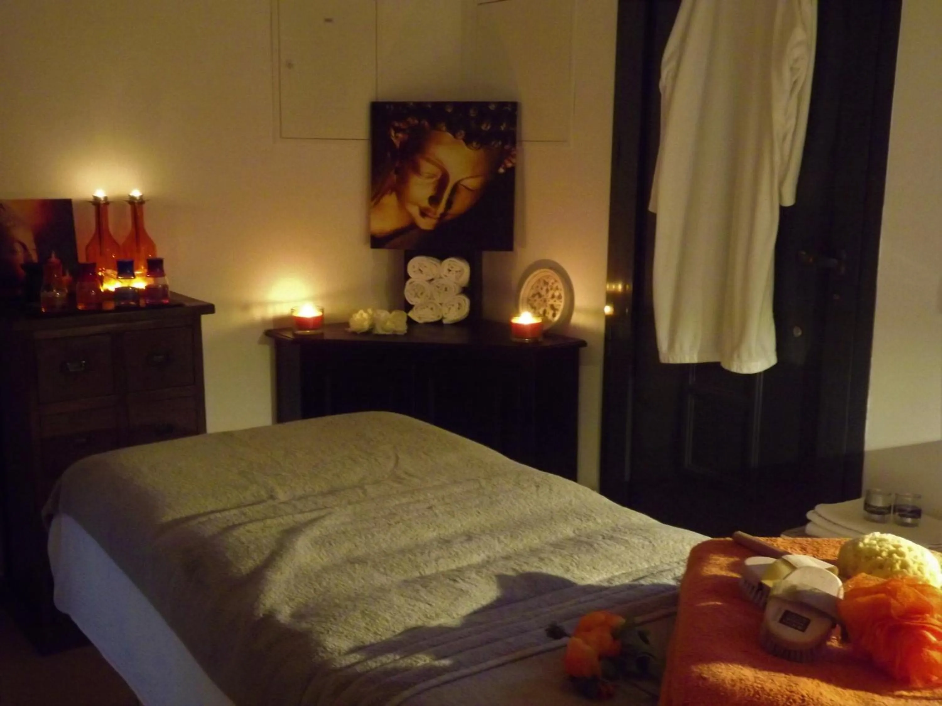 Massage, Bed in Casa Ceedina Bed And Breakfast & Beauty