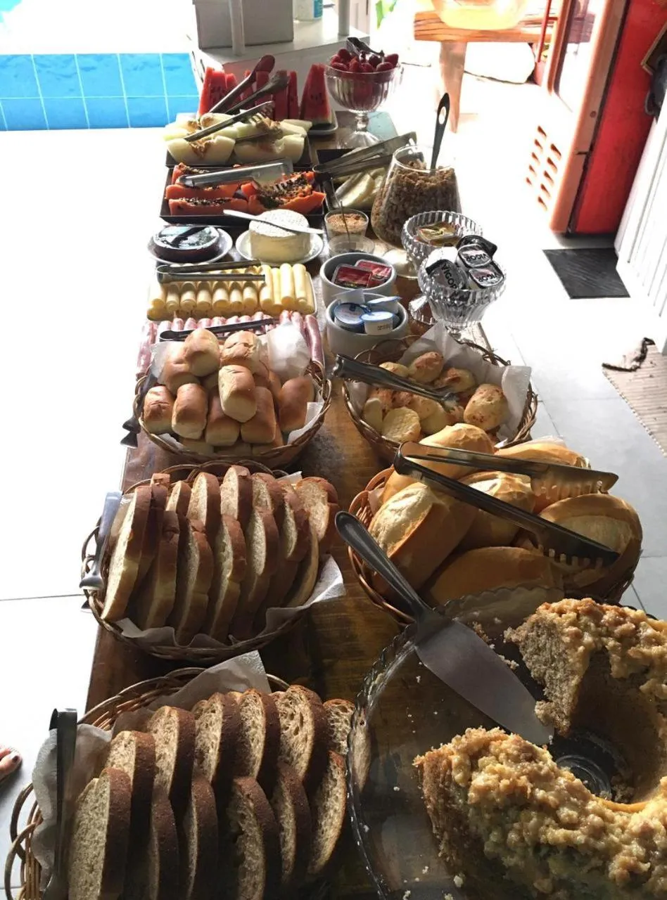 Food and drinks in Pousada Tô na Praia Juquehy