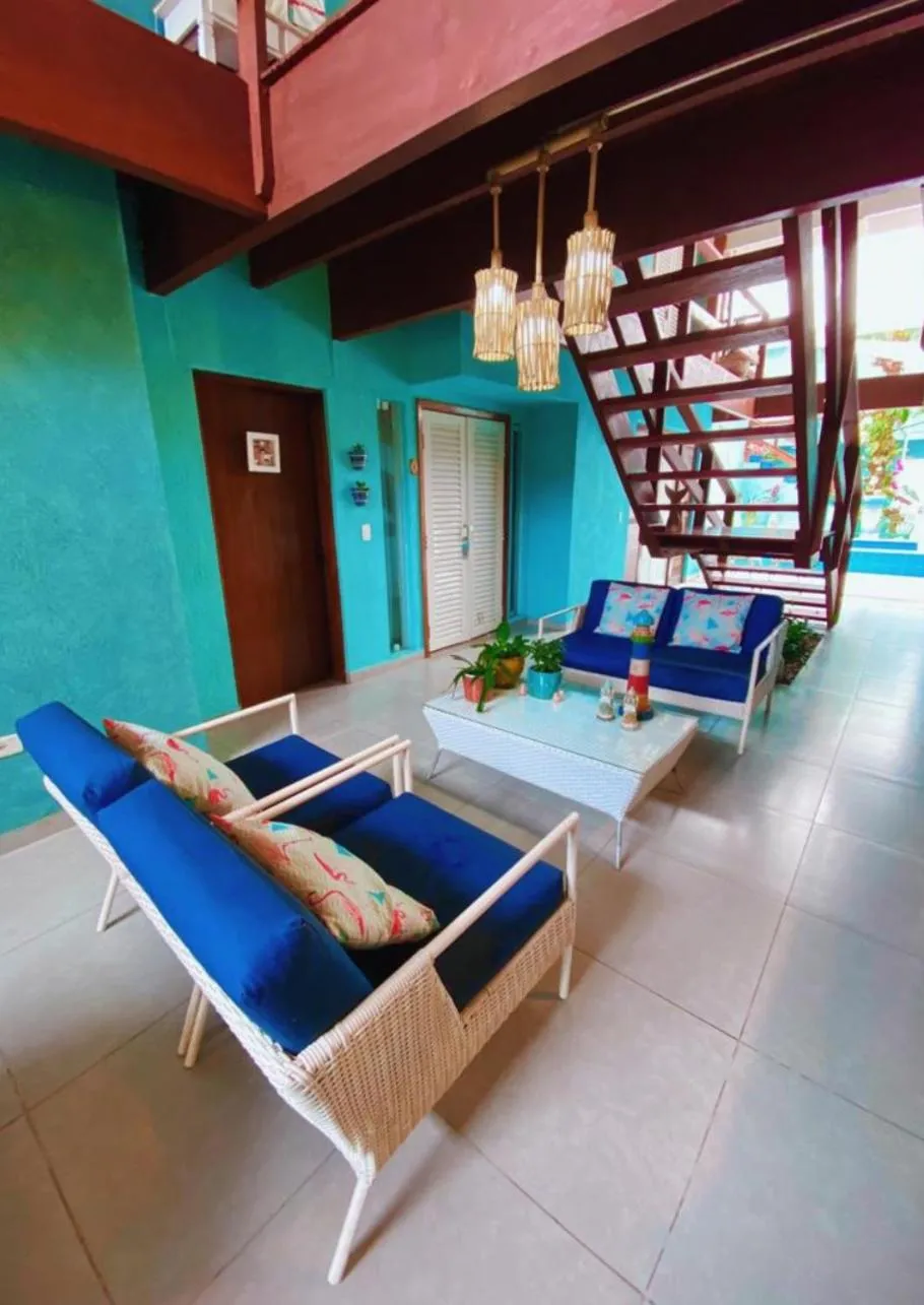 Seating area in Pousada Tô na Praia Juquehy