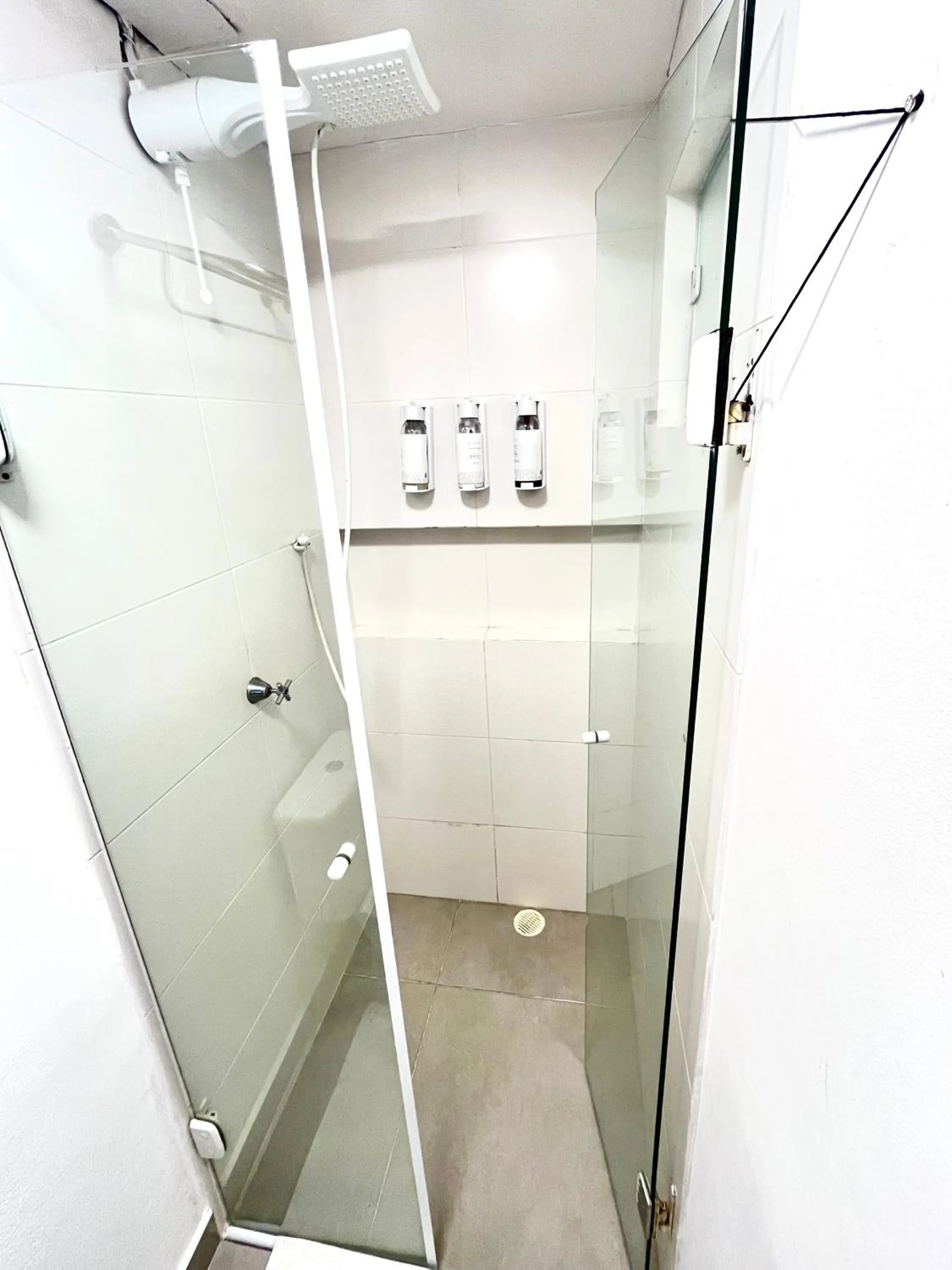 Shower in Pousada Tô na Praia Juquehy