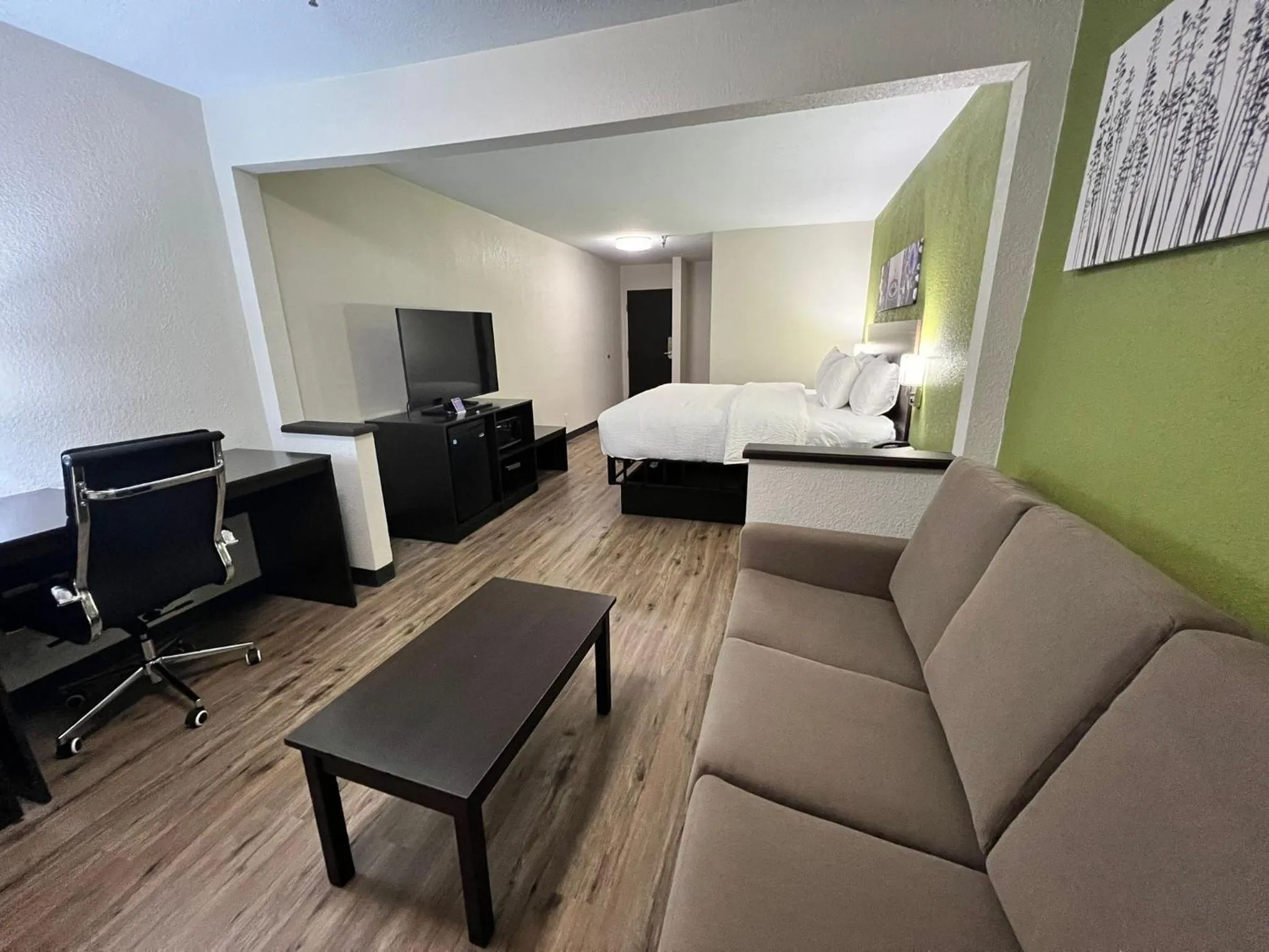 View (from property/room), Bed in Sleep Inn & Suites Salina I-135