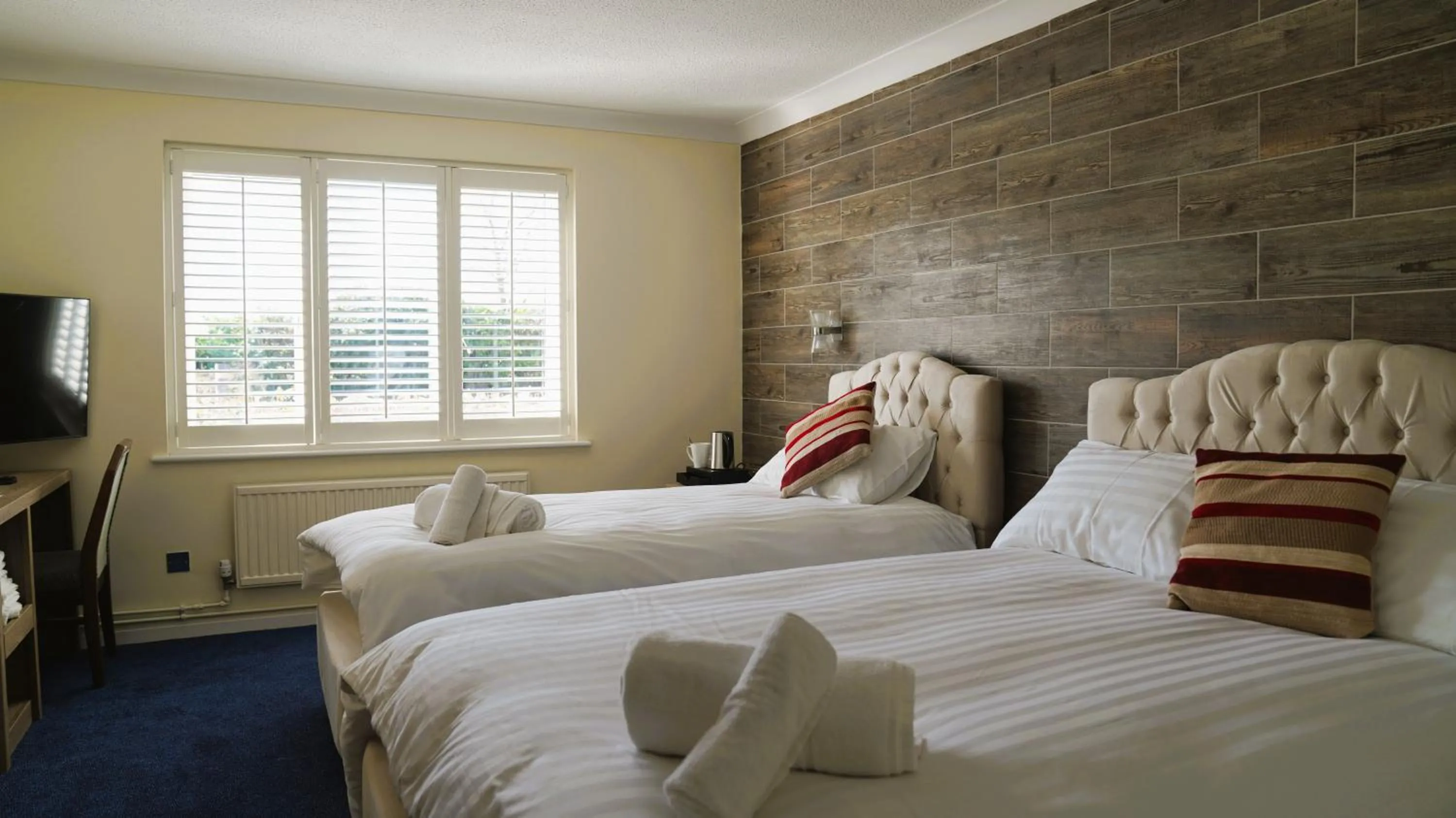 Photo of the whole room, Bed in The New Chichester Hotel