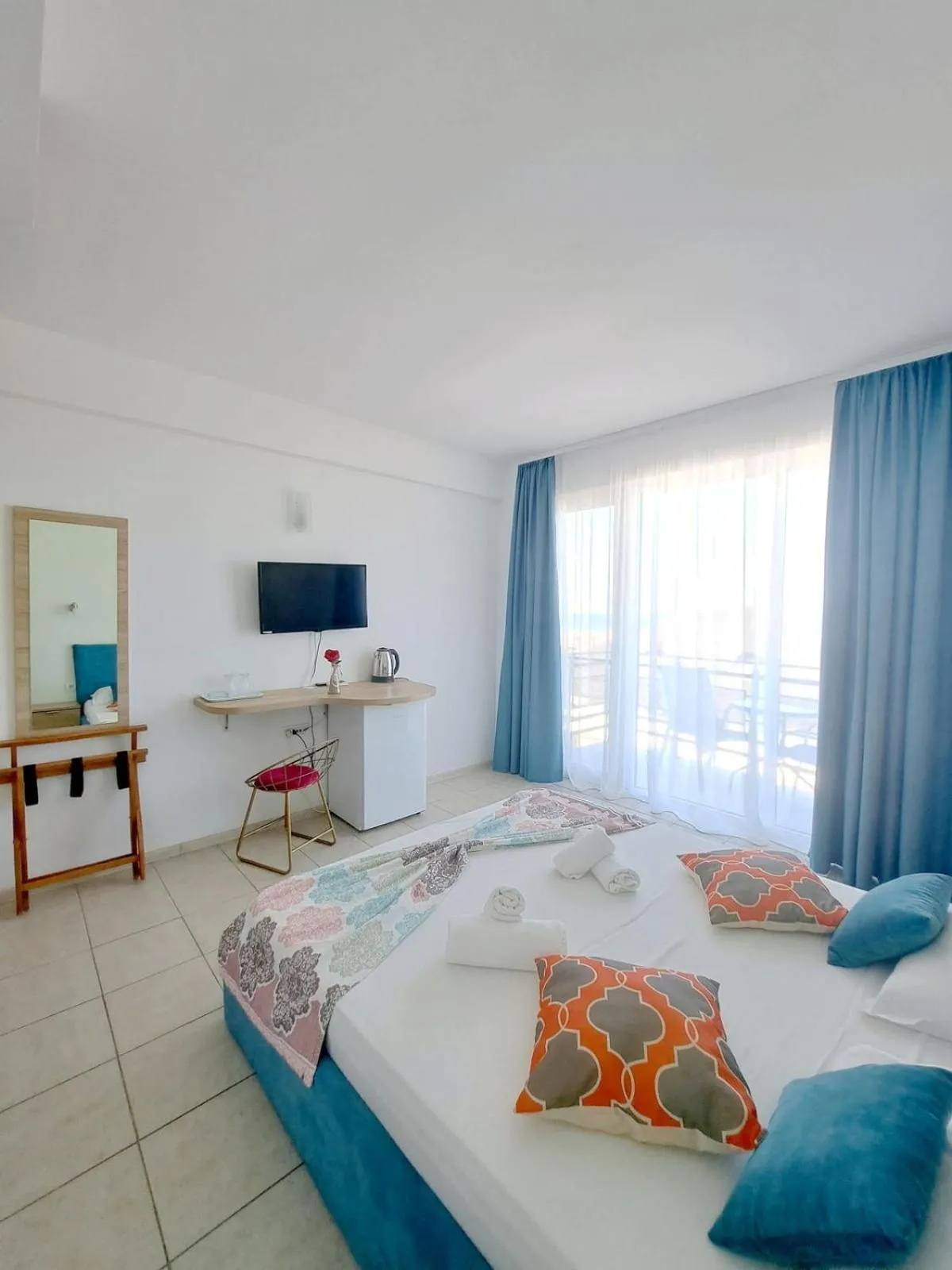 Bedroom, Bed in Adriano pe plaja Belona