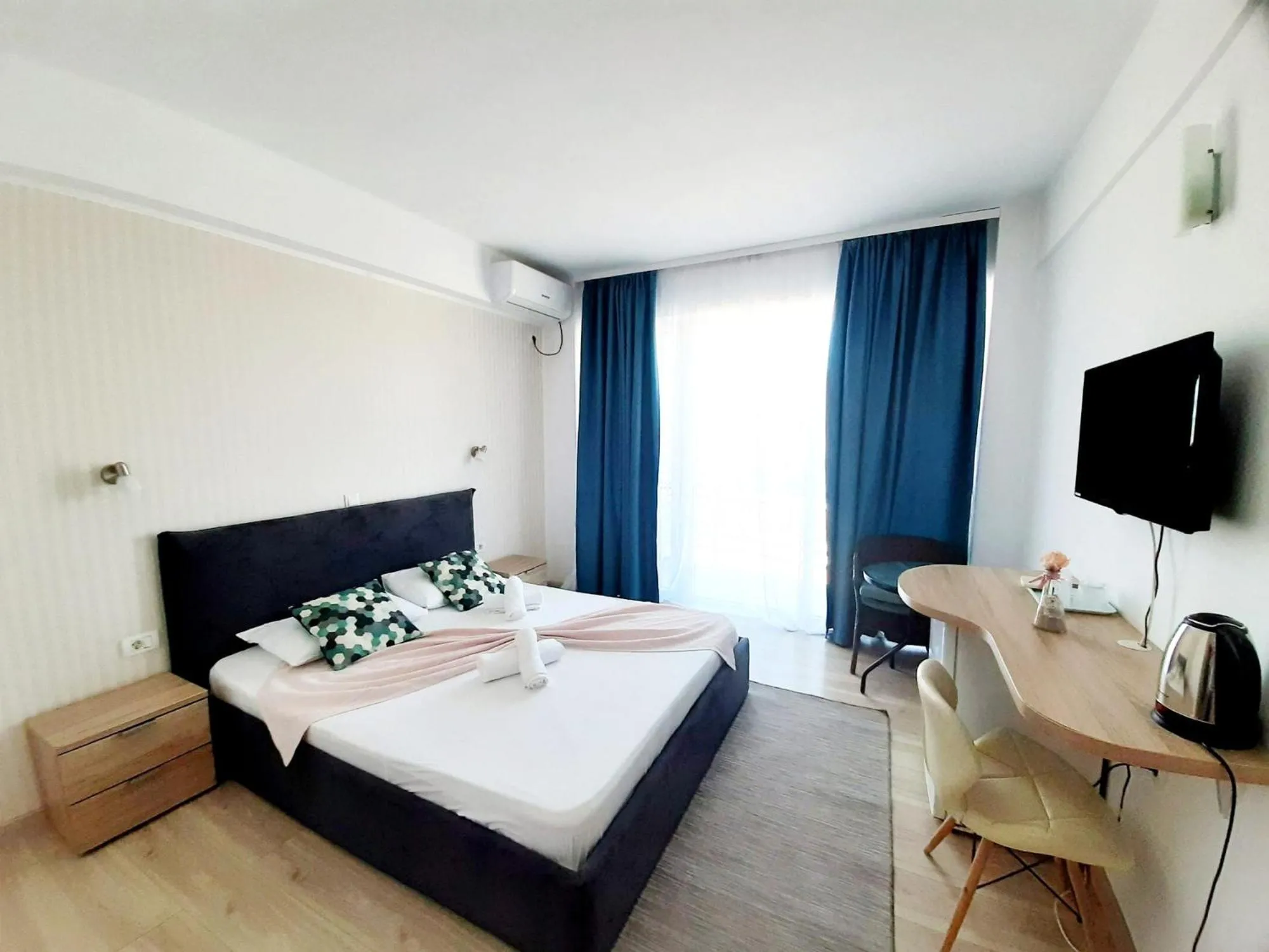 Bedroom, Bed in Adriano pe plaja Belona