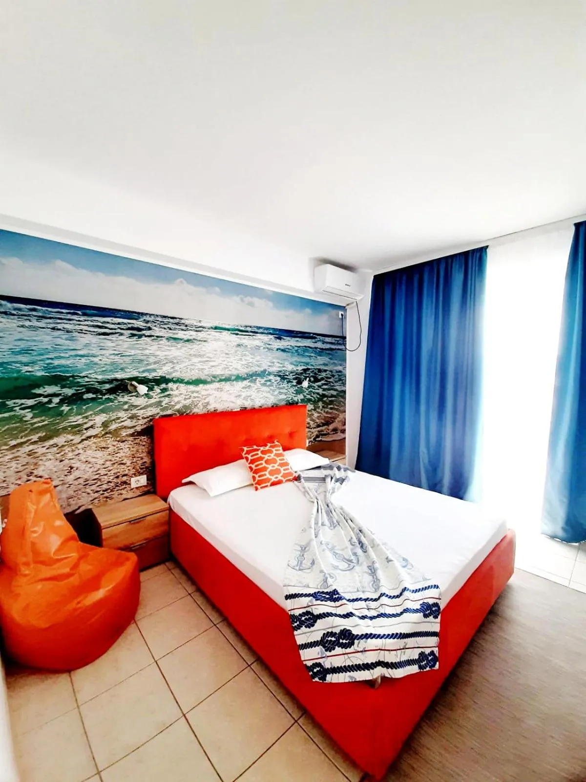 Bedroom, Bed in Adriano pe plaja Belona