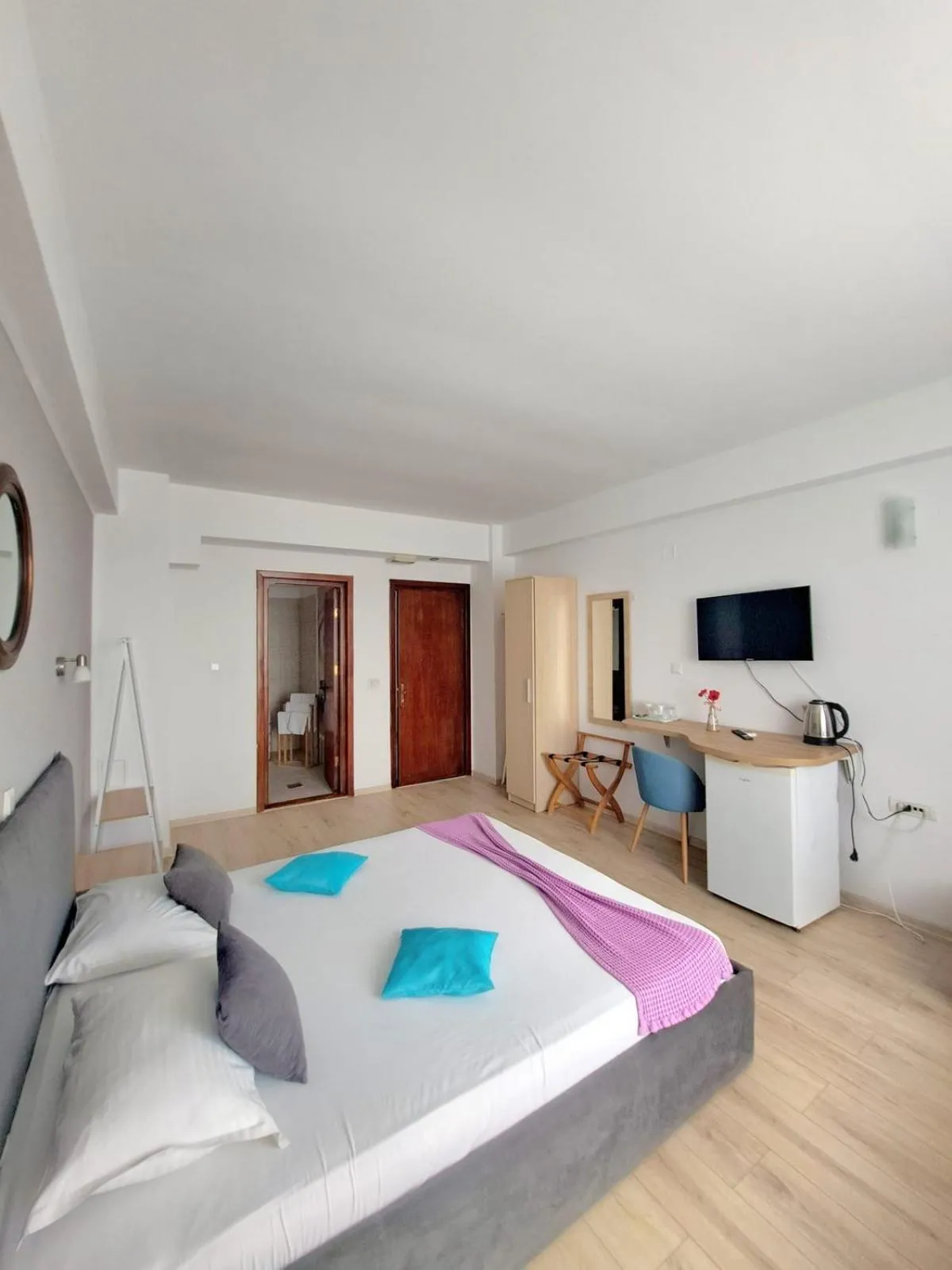 Bedroom, Bed in Adriano pe plaja Belona