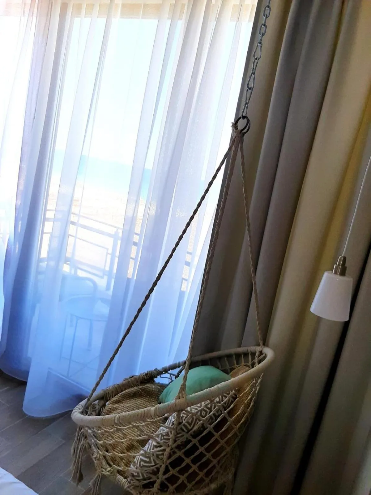 Seating area in Adriano pe plaja Belona