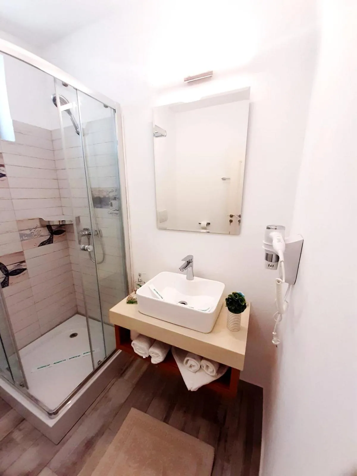 Bathroom in Adriano pe plaja Belona