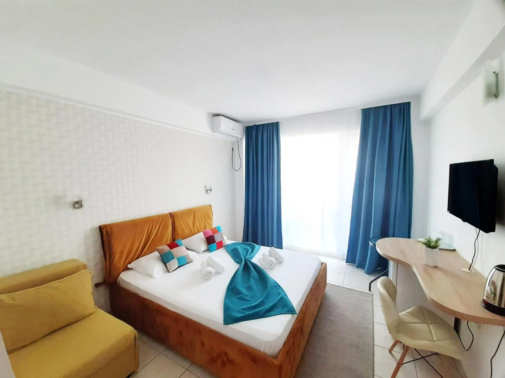 Bedroom, Bed in Adriano pe plaja Belona