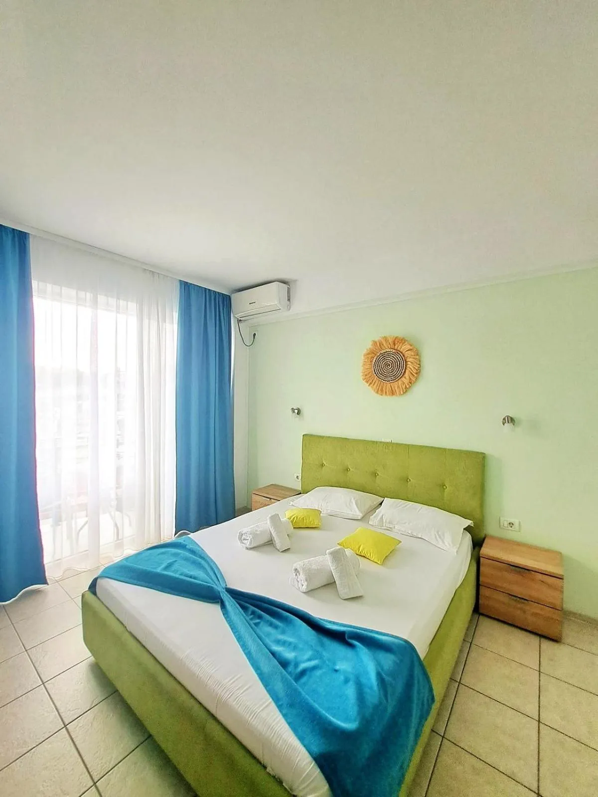 Bedroom, Bed in Adriano pe plaja Belona