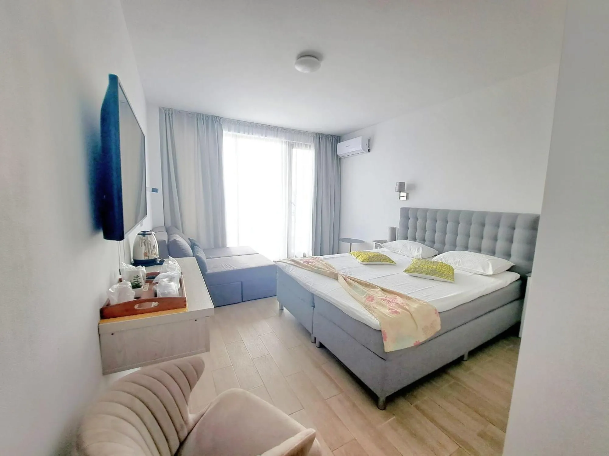Bedroom, Bed in Adriano pe plaja Belona