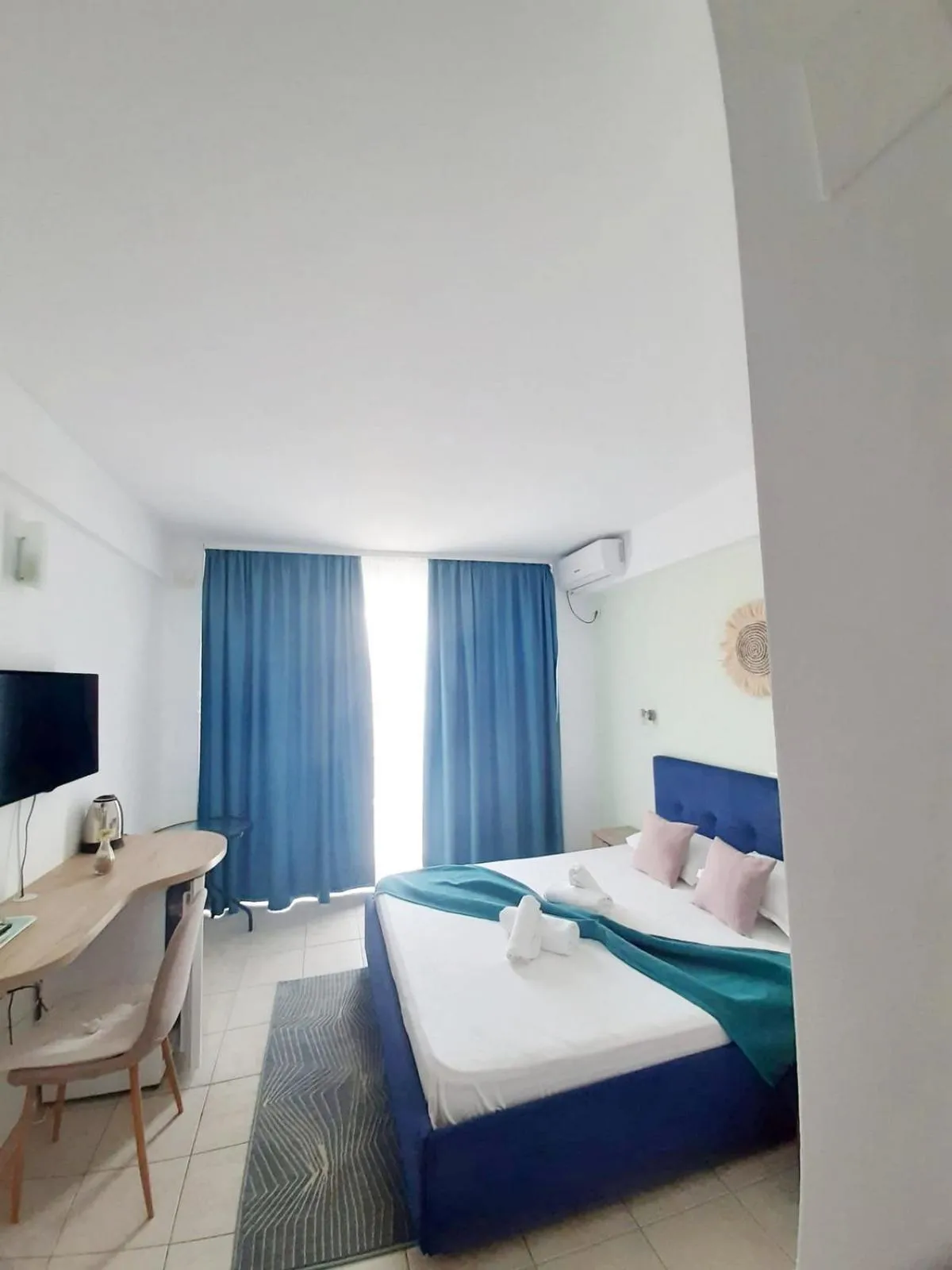 Bedroom, Bed in Adriano pe plaja Belona
