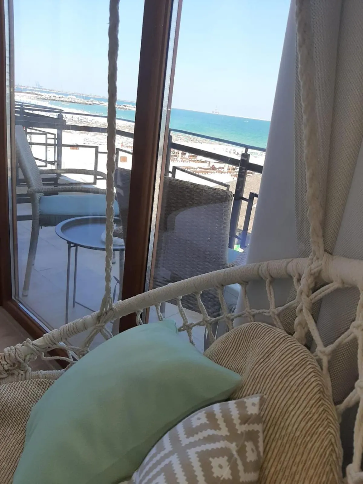 Seating area in Adriano pe plaja Belona