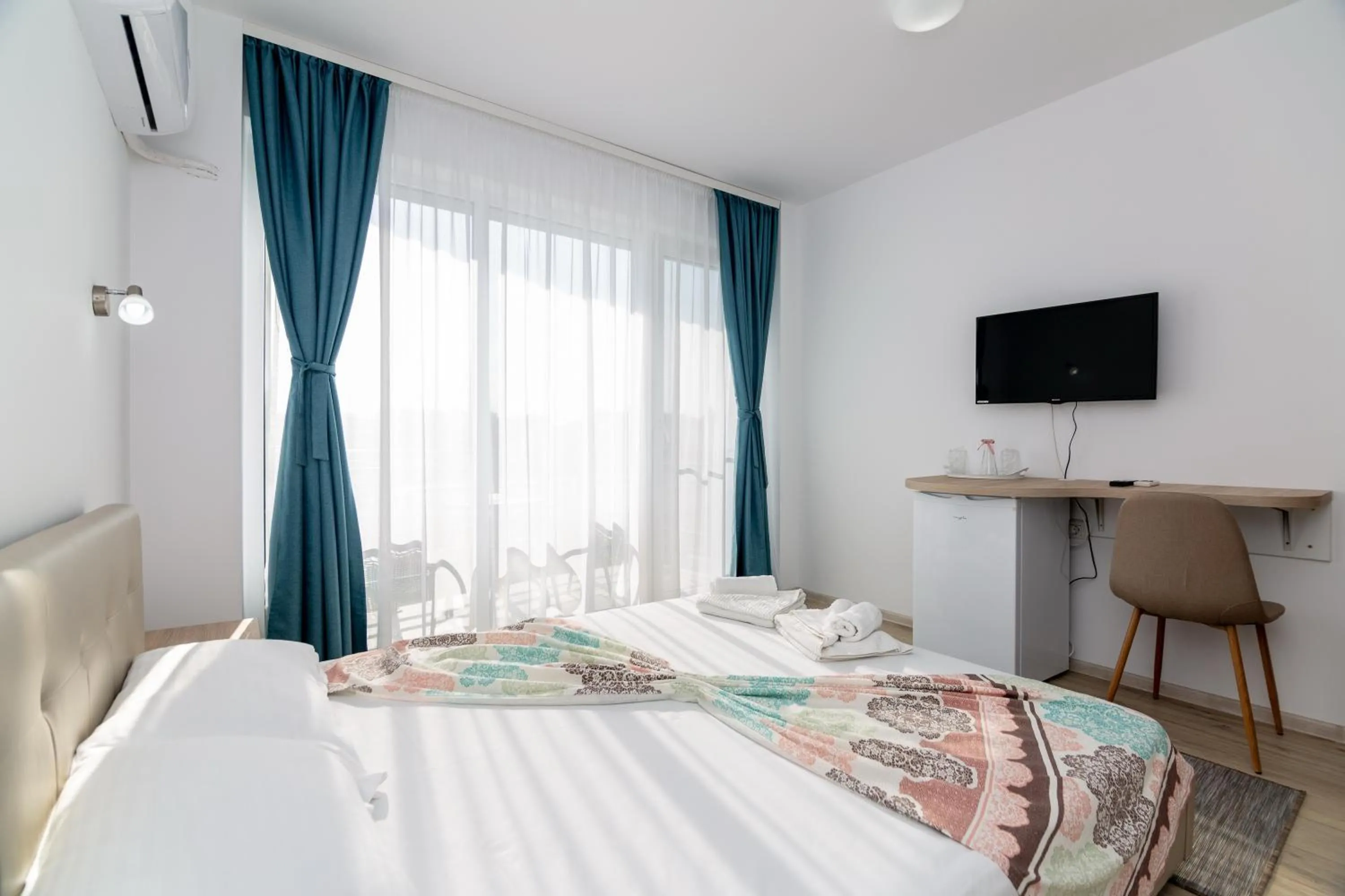 Photo of the whole room, Bed in Adriano pe plaja Belona