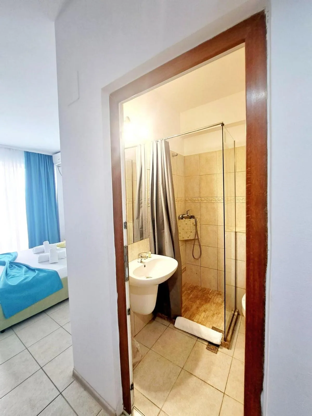 Bathroom, Bed in Adriano pe plaja Belona