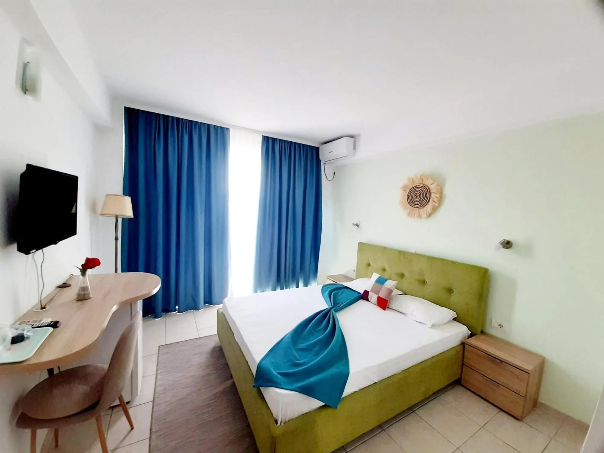 Bedroom, Bed in Adriano pe plaja Belona