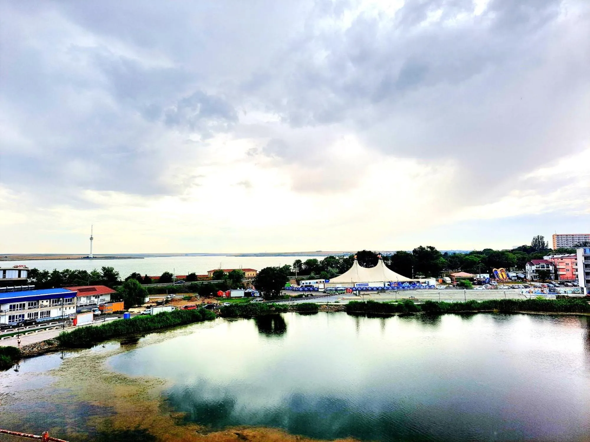 Lake view in Adriano pe plaja Belona